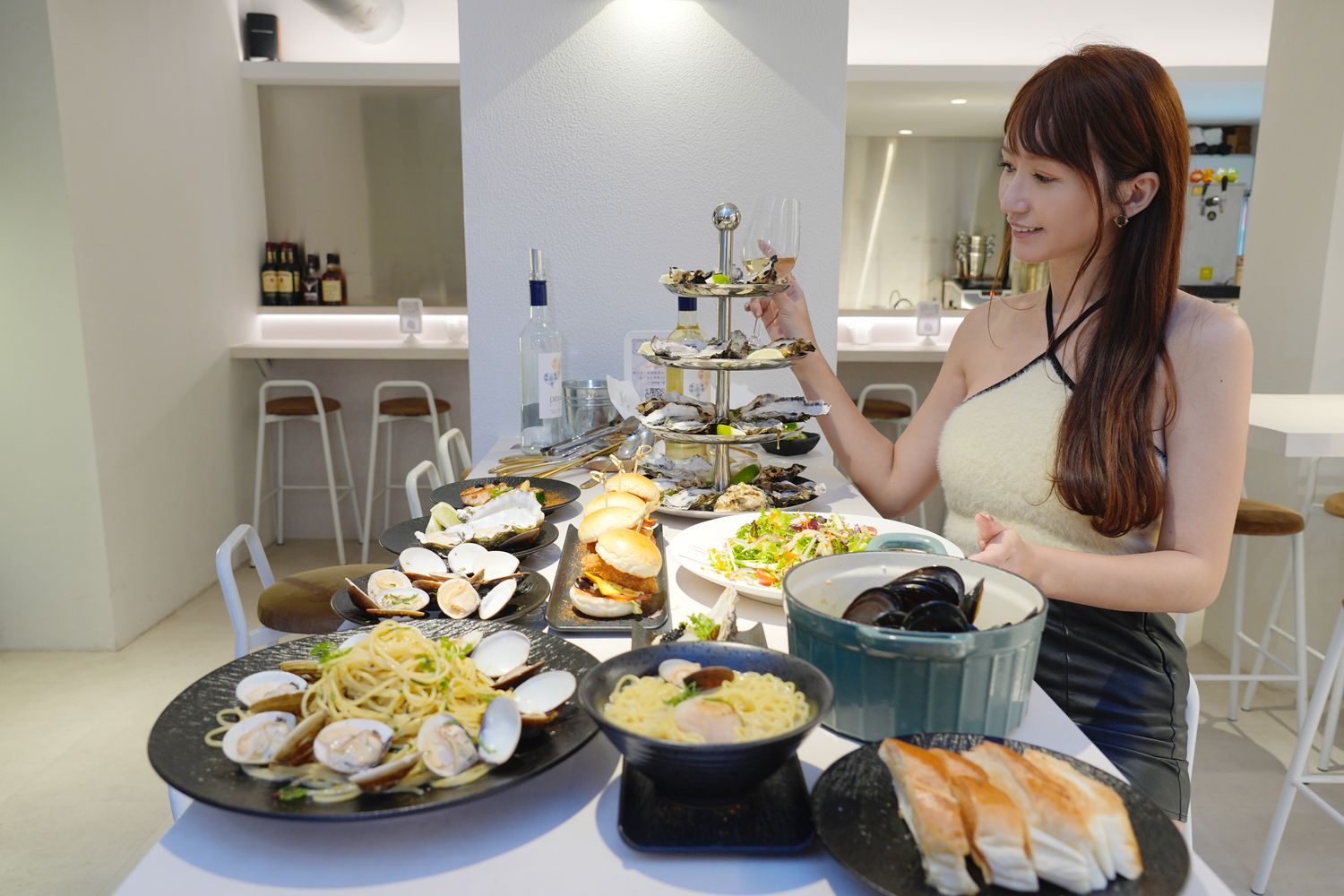 she&#8217;ll oyster bar 敘｜浮誇系台北生蠔塔， 1 顆只要 88 元起! @混血珊莎的奇幻旅程