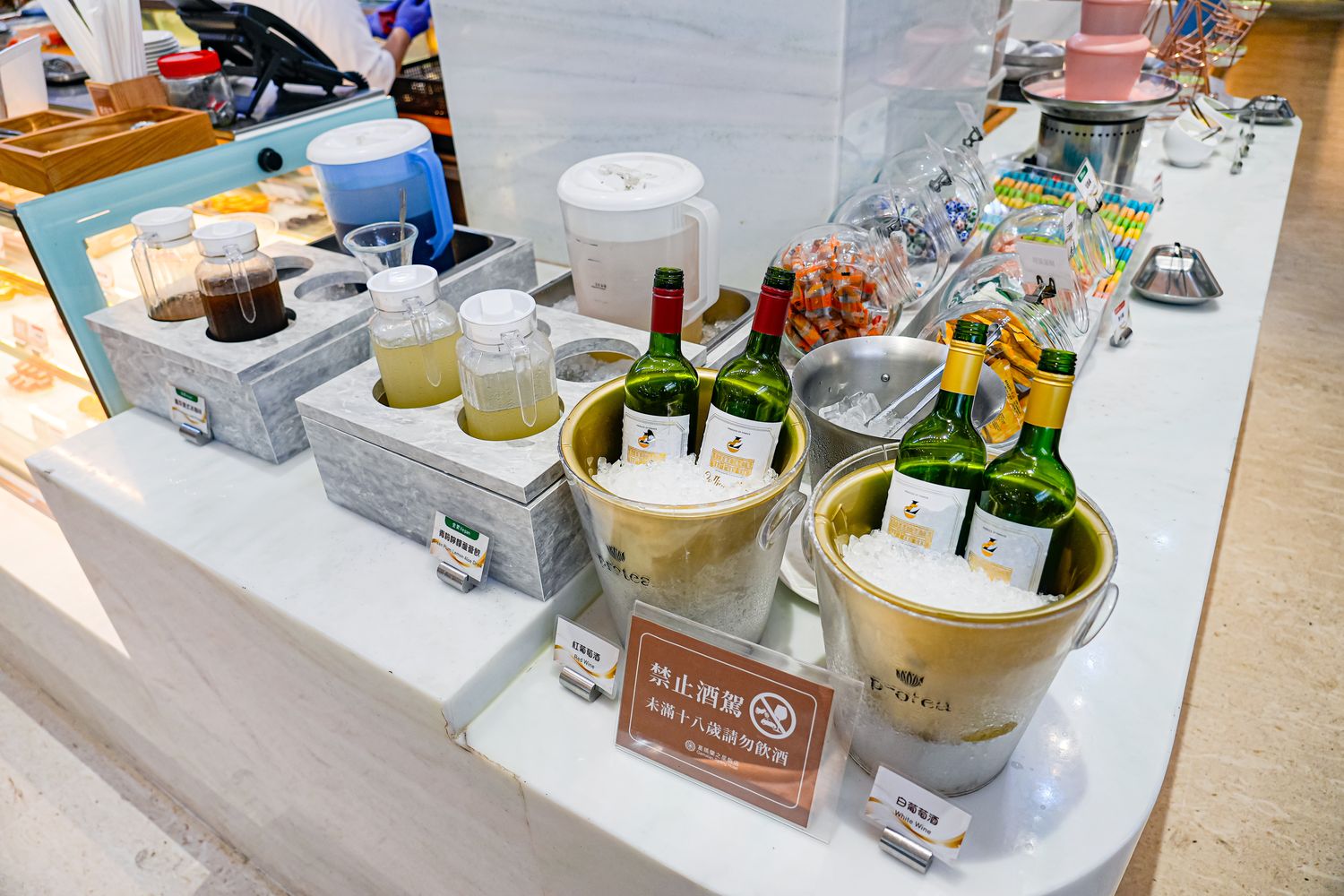宜蘭礁溪美食|葛瑪蘭之星自助餐星苑餐廳:高CP值海陸百匯,現流海鮮、螃蟹任你吃! @混血珊莎的奇幻旅程 宜蘭礁溪美食|葛瑪蘭之星自助餐星苑餐廳:高CP值海陸百匯,現流海鮮、螃蟹任你吃! @混血珊莎的奇幻旅程