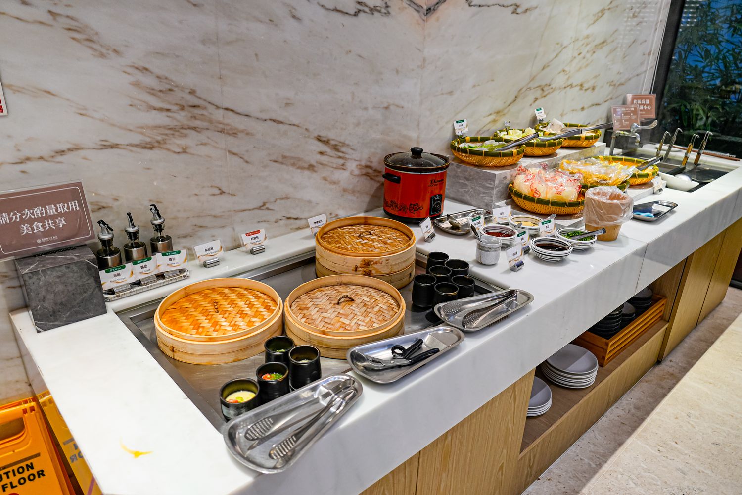 宜蘭礁溪美食|葛瑪蘭之星自助餐星苑餐廳:高CP值海陸百匯,現流海鮮、螃蟹任你吃! @混血珊莎的奇幻旅程 宜蘭礁溪美食|葛瑪蘭之星自助餐星苑餐廳:高CP值海陸百匯,現流海鮮、螃蟹任你吃! @混血珊莎的奇幻旅程