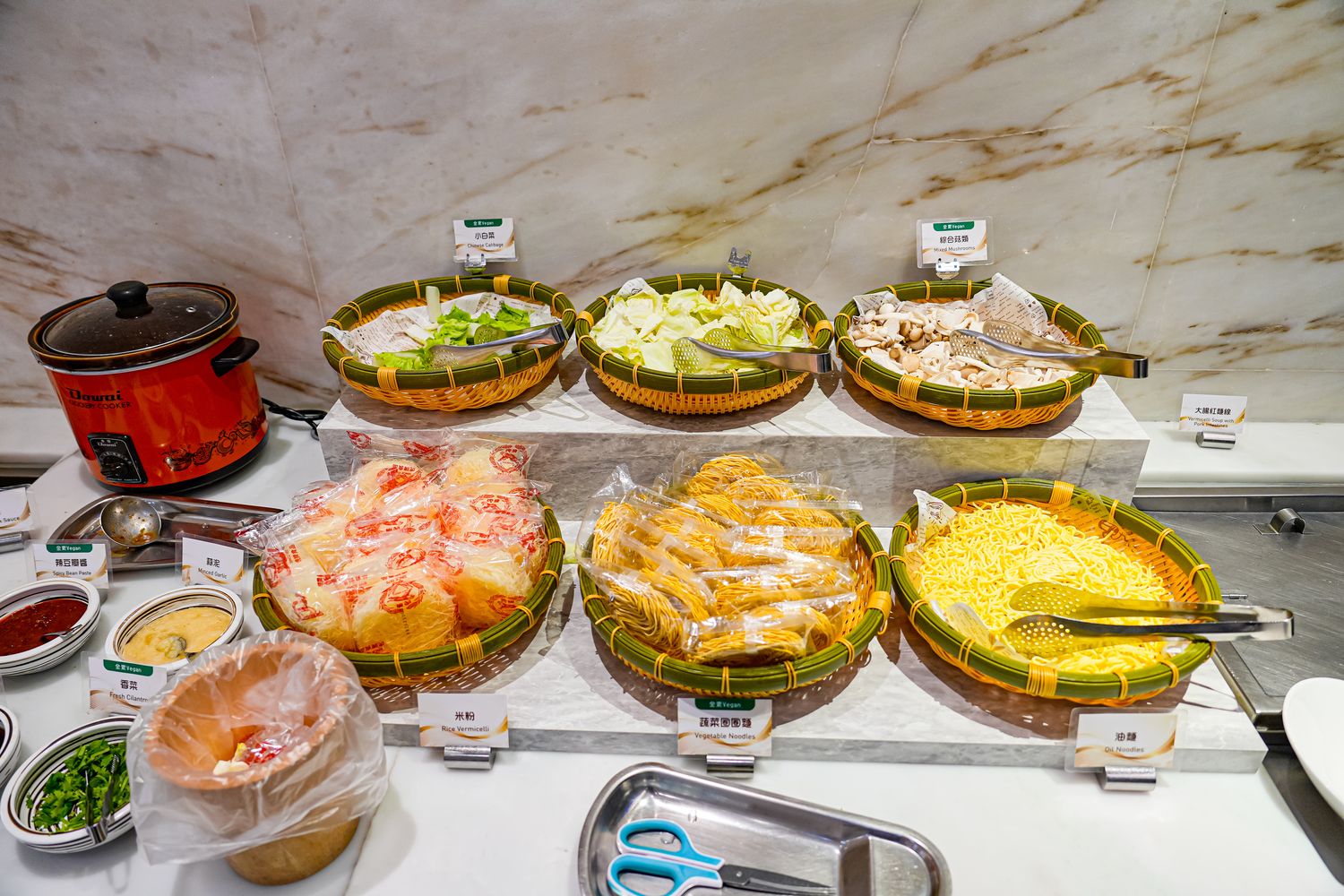 宜蘭礁溪美食|葛瑪蘭之星自助餐星苑餐廳:高CP值海陸百匯,現流海鮮、螃蟹任你吃! @混血珊莎的奇幻旅程 宜蘭礁溪美食|葛瑪蘭之星自助餐星苑餐廳:高CP值海陸百匯,現流海鮮、螃蟹任你吃! @混血珊莎的奇幻旅程