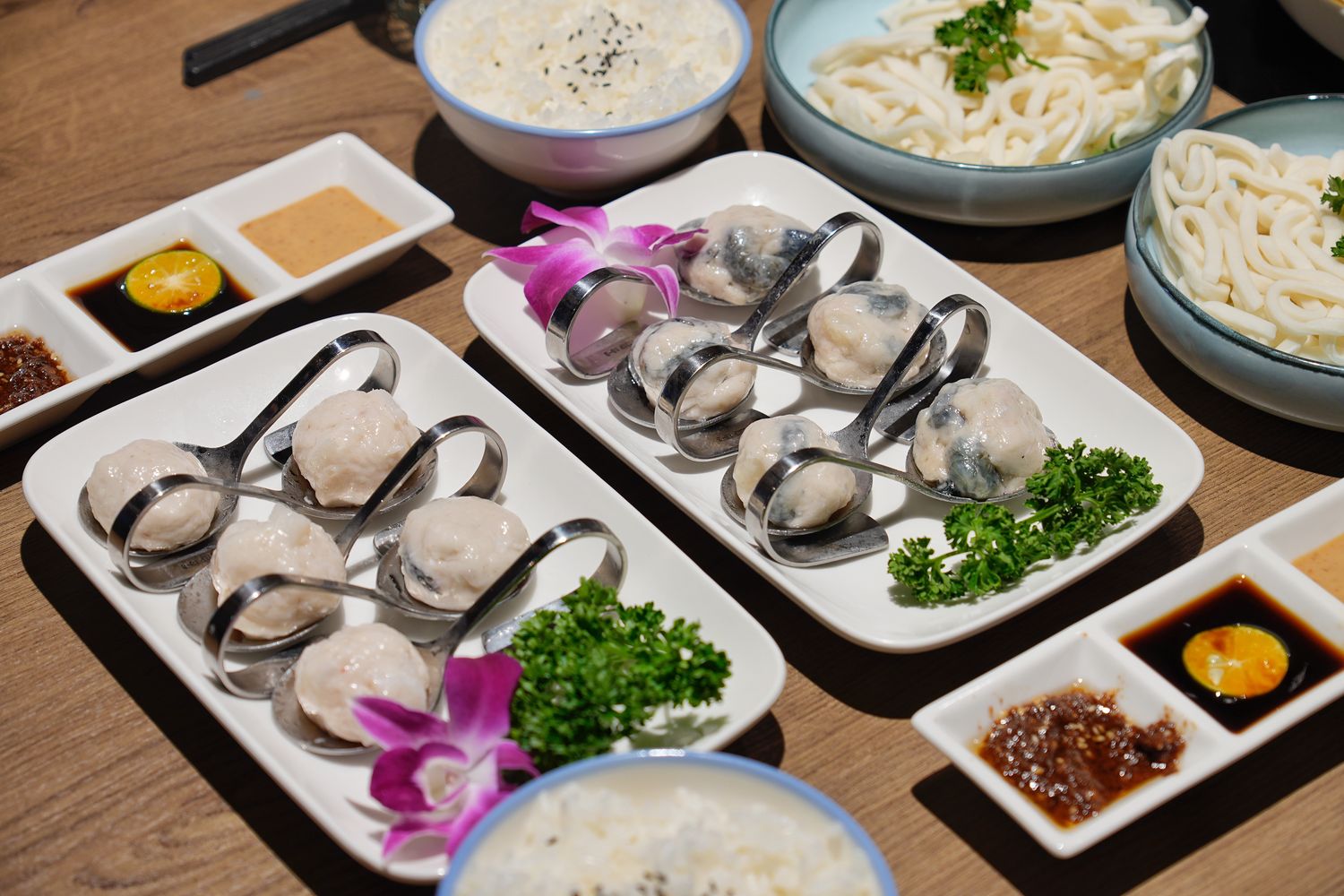 中山區火鍋｜星曜雞湯，新開幕欣欣百貨餐廳，雞湯界LV華麗登場! @混血珊莎的奇幻旅程