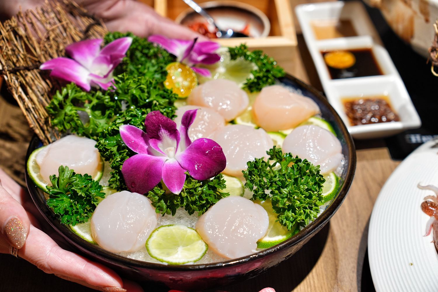 中山區火鍋｜星曜雞湯，新開幕欣欣百貨餐廳，雞湯界LV華麗登場! @混血珊莎的奇幻旅程