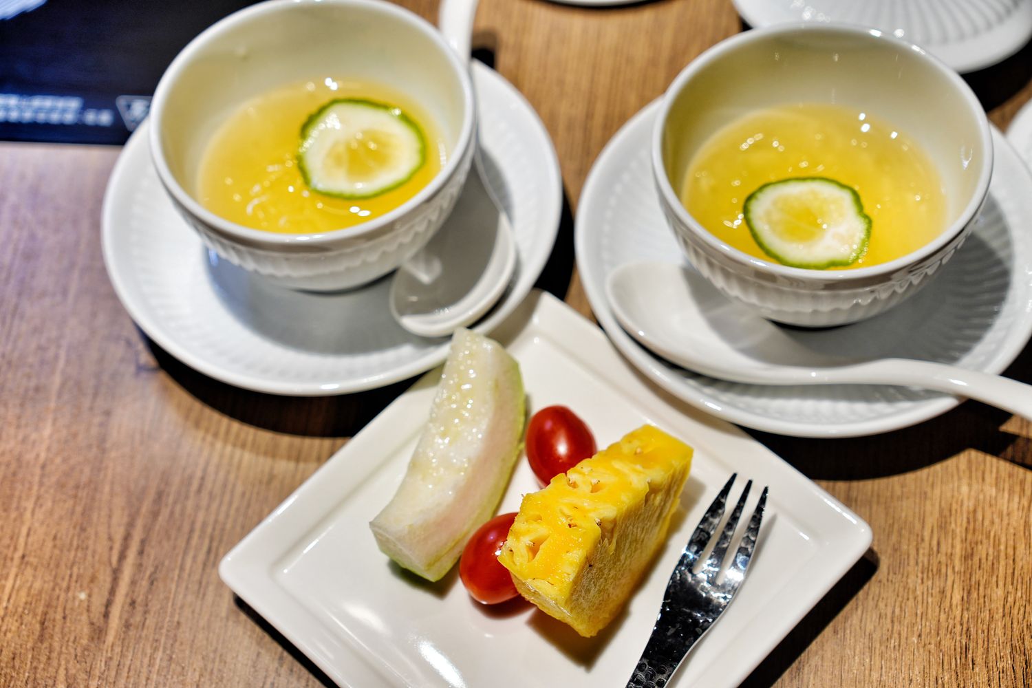 中山區火鍋｜星曜雞湯，新開幕欣欣百貨餐廳，雞湯界LV華麗登場! @混血珊莎的奇幻旅程