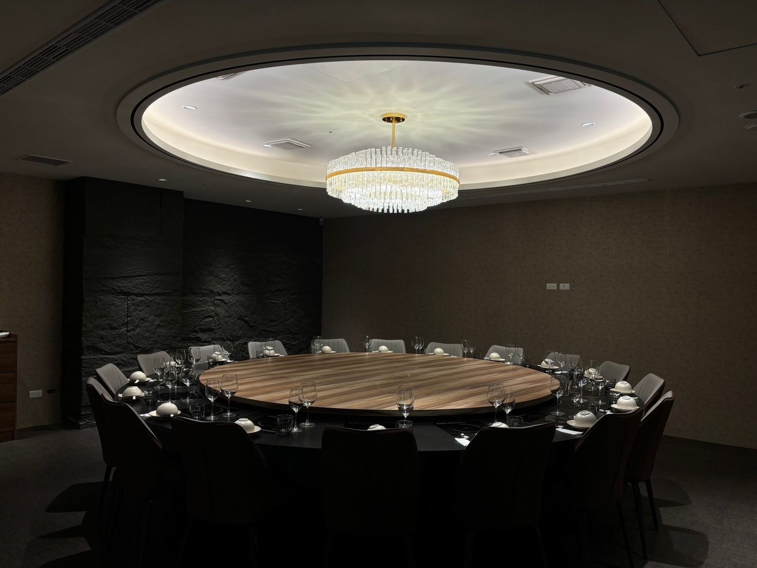中山區火鍋｜星曜雞湯，新開幕欣欣百貨餐廳，雞湯界LV華麗登場! @混血珊莎的奇幻旅程