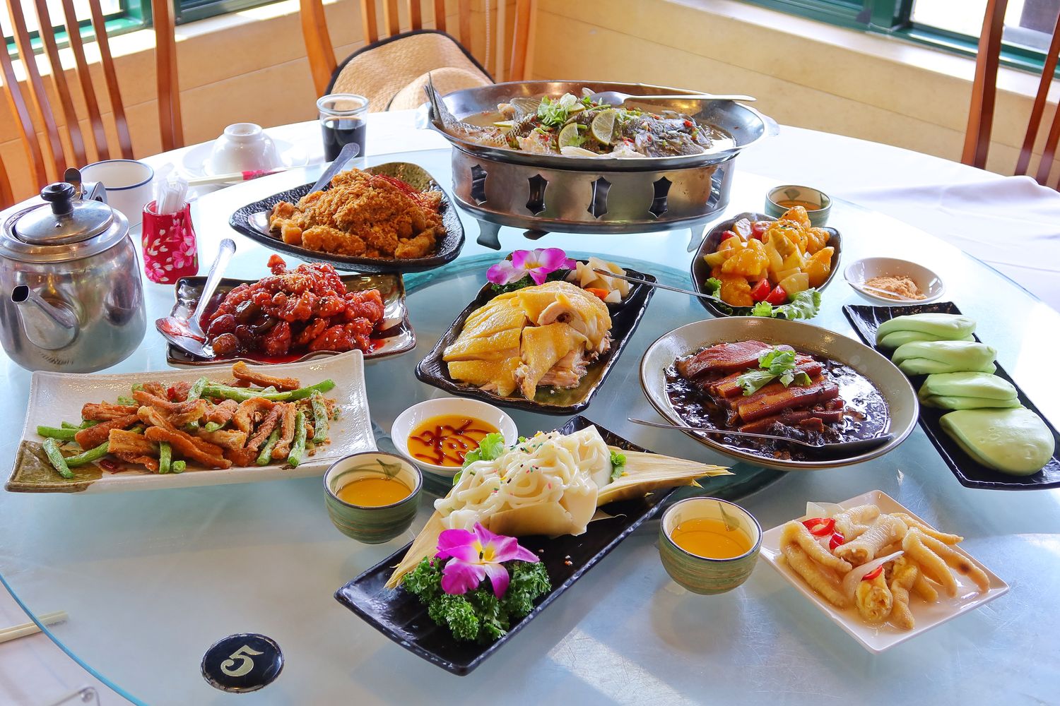 【2025龍潭美食】精選 6 間桃園龍潭餐廳，合菜景觀通通有! @混血珊莎的奇幻旅程