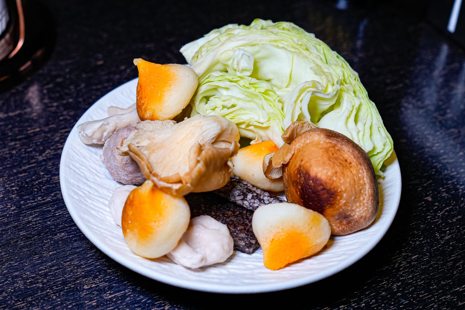 萬華火鍋｜台北凱達大飯店 Bar 98，火鍋百鮮打邊爐，自助吧吃到飽! @混血珊莎的奇幻旅程