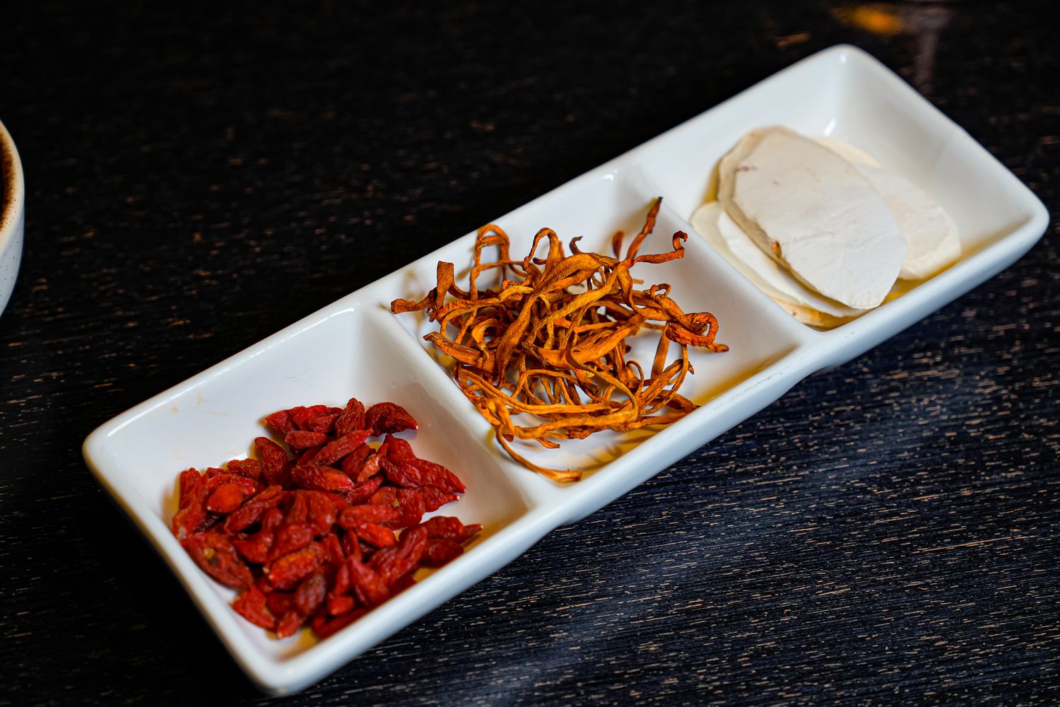 萬華火鍋｜台北凱達大飯店 Bar 98，火鍋百鮮打邊爐，自助吧吃到飽! @混血珊莎的奇幻旅程