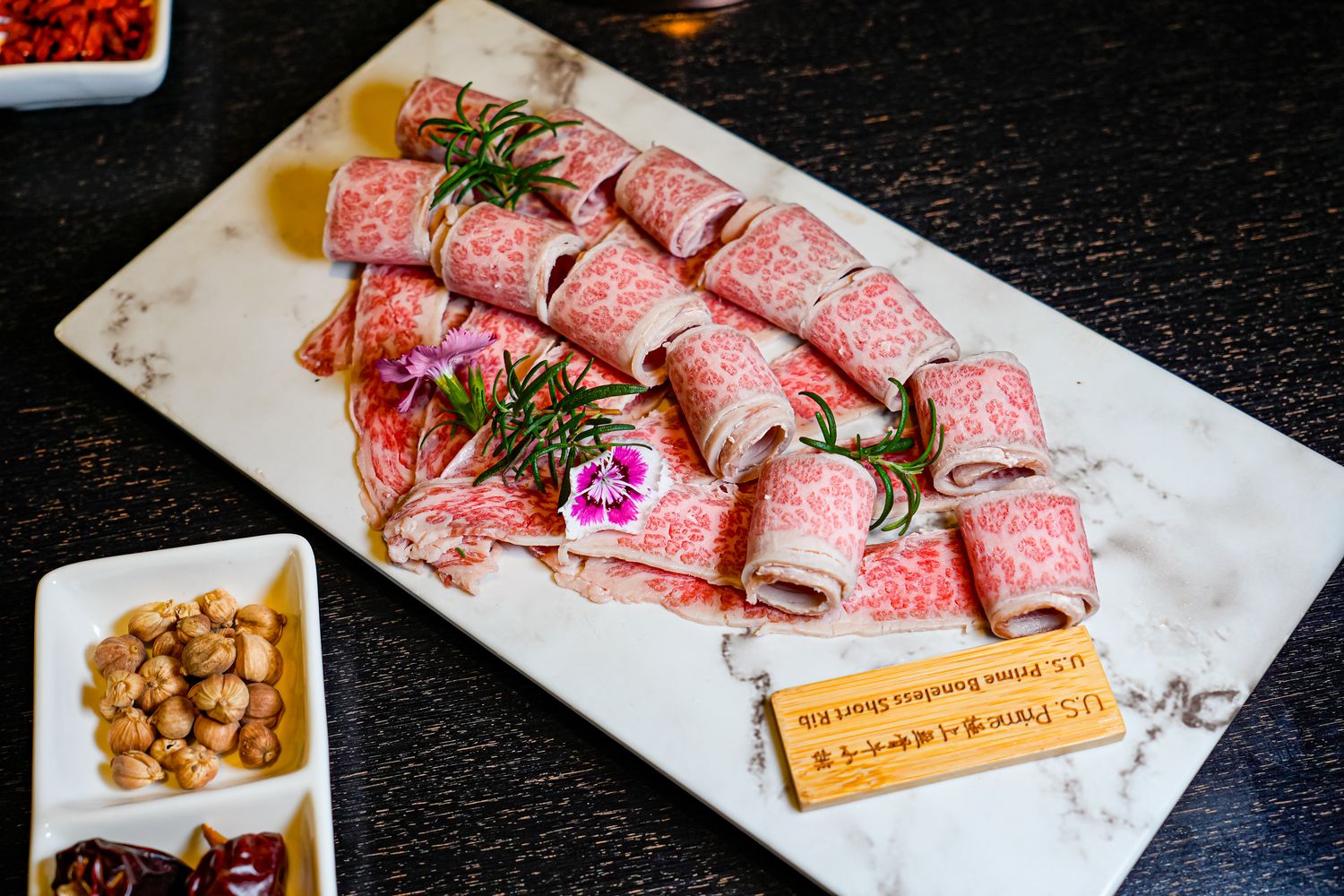 萬華火鍋｜台北凱達大飯店 Bar 98，火鍋百鮮打邊爐，自助吧吃到飽! @混血珊莎的奇幻旅程