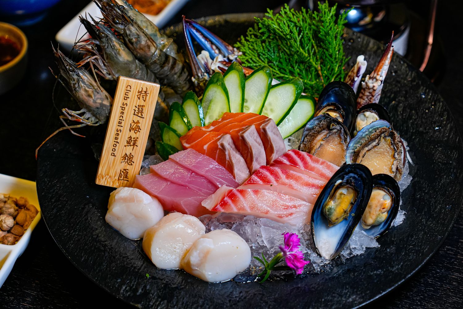 萬華火鍋｜台北凱達大飯店 Bar 98，火鍋百鮮打邊爐，自助吧吃到飽! @混血珊莎的奇幻旅程