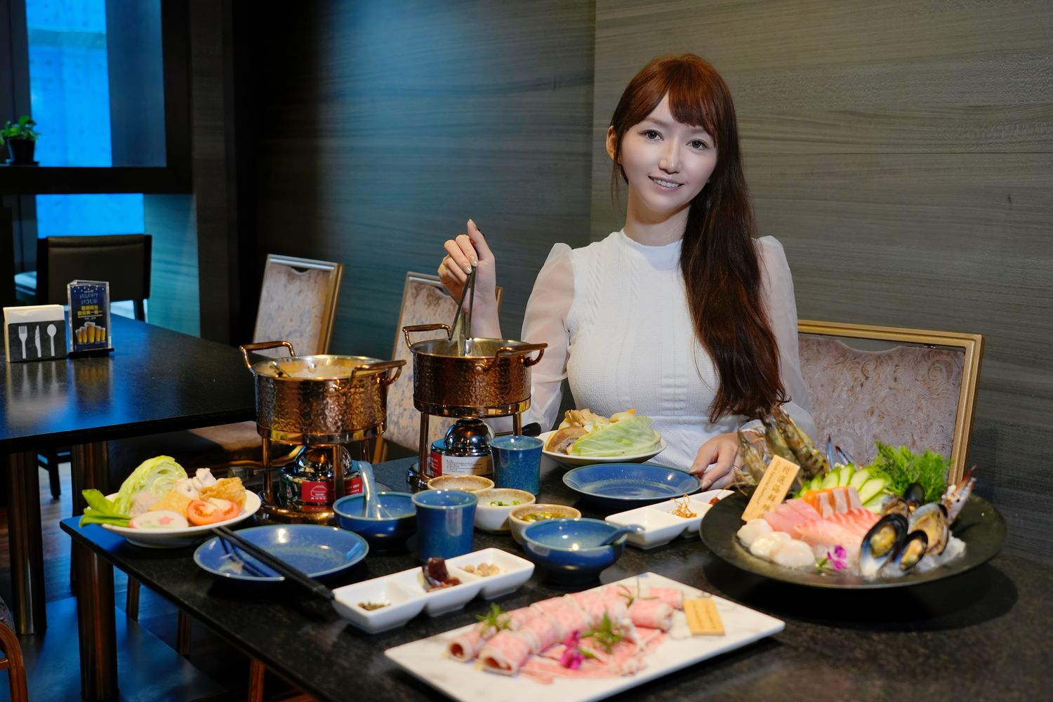萬華火鍋｜台北凱達大飯店 Bar 98，火鍋百鮮打邊爐，自助吧吃到飽! @混血珊莎的奇幻旅程