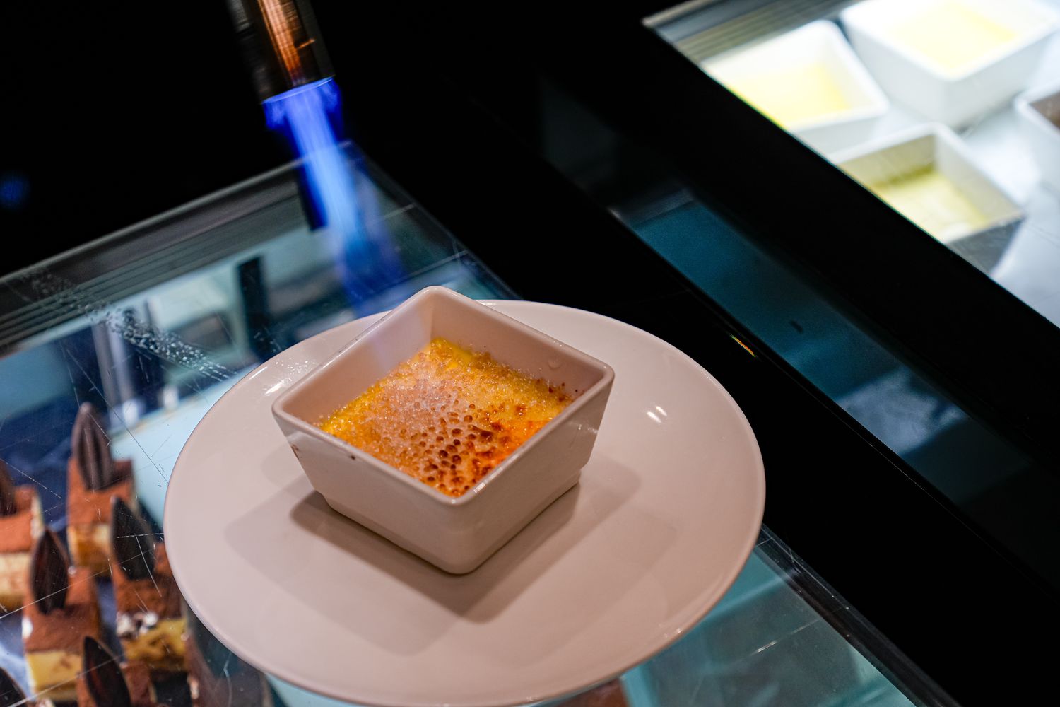 萬華火鍋｜台北凱達大飯店 Bar 98，火鍋百鮮打邊爐，自助吧吃到飽! @混血珊莎的奇幻旅程