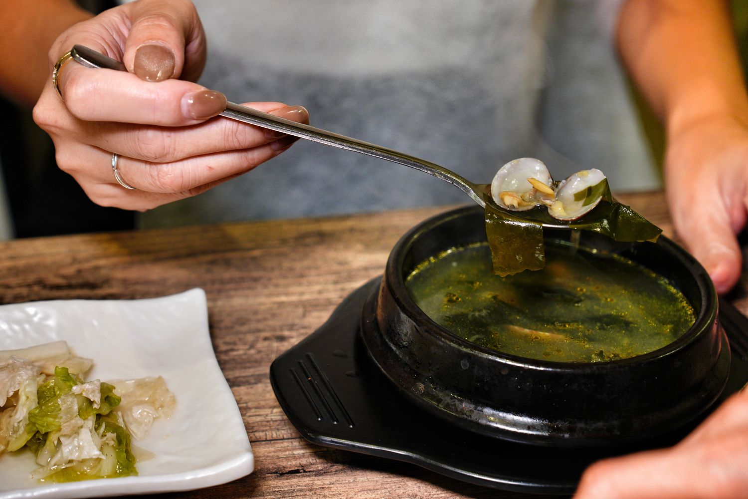 853韓式燒烤餐廳|仁寺洞美食推薦，傳統韓屋排隊名店! @混血珊莎的奇幻旅程