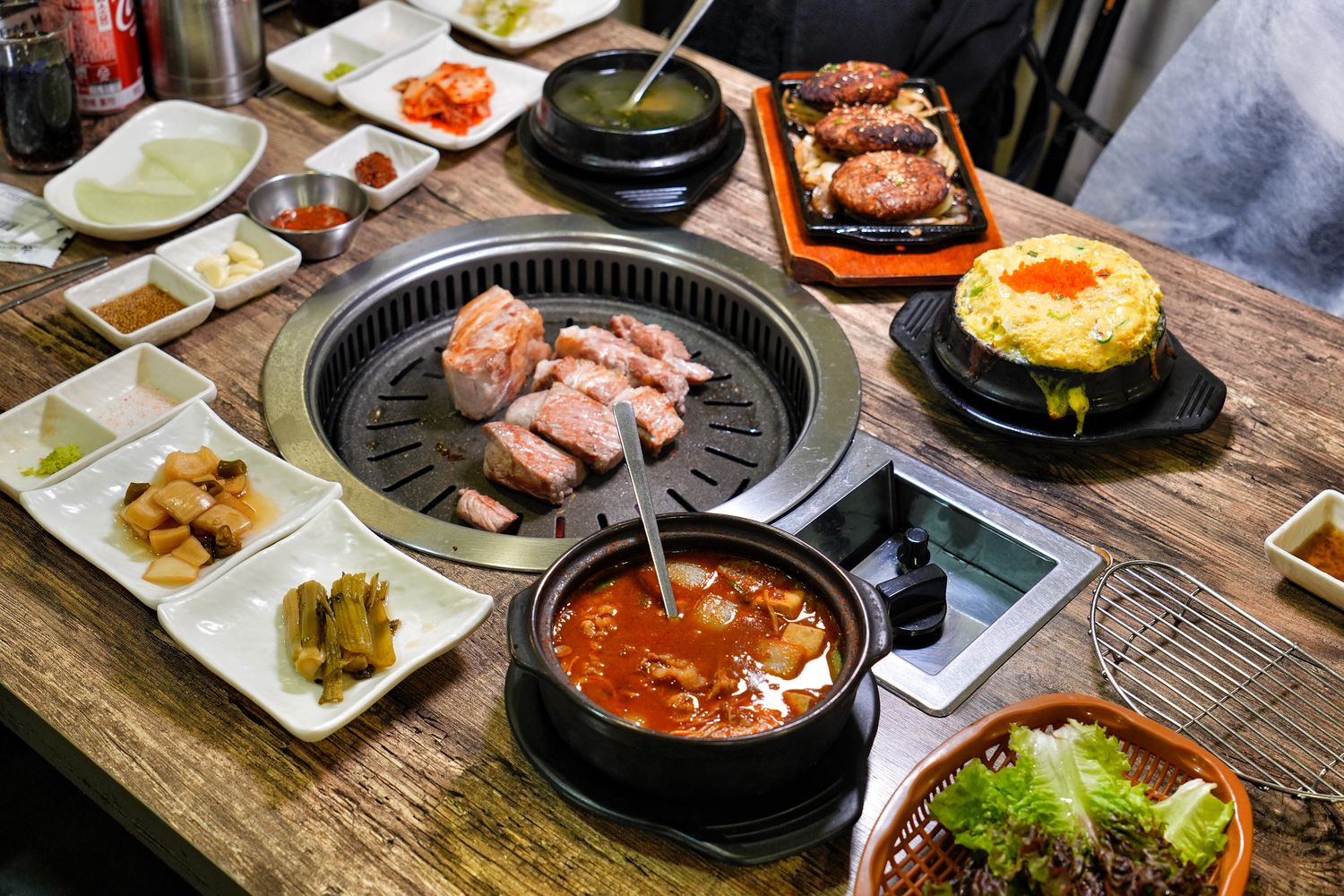 853韓式燒烤餐廳|仁寺洞美食推薦，傳統韓屋排隊名店! @混血珊莎的奇幻旅程