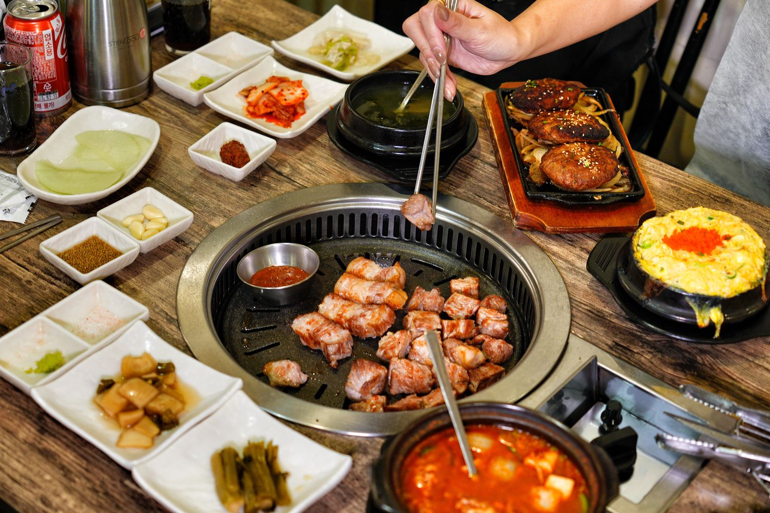 853韓式燒烤餐廳|仁寺洞美食推薦，傳統韓屋排隊名店! @混血珊莎的奇幻旅程