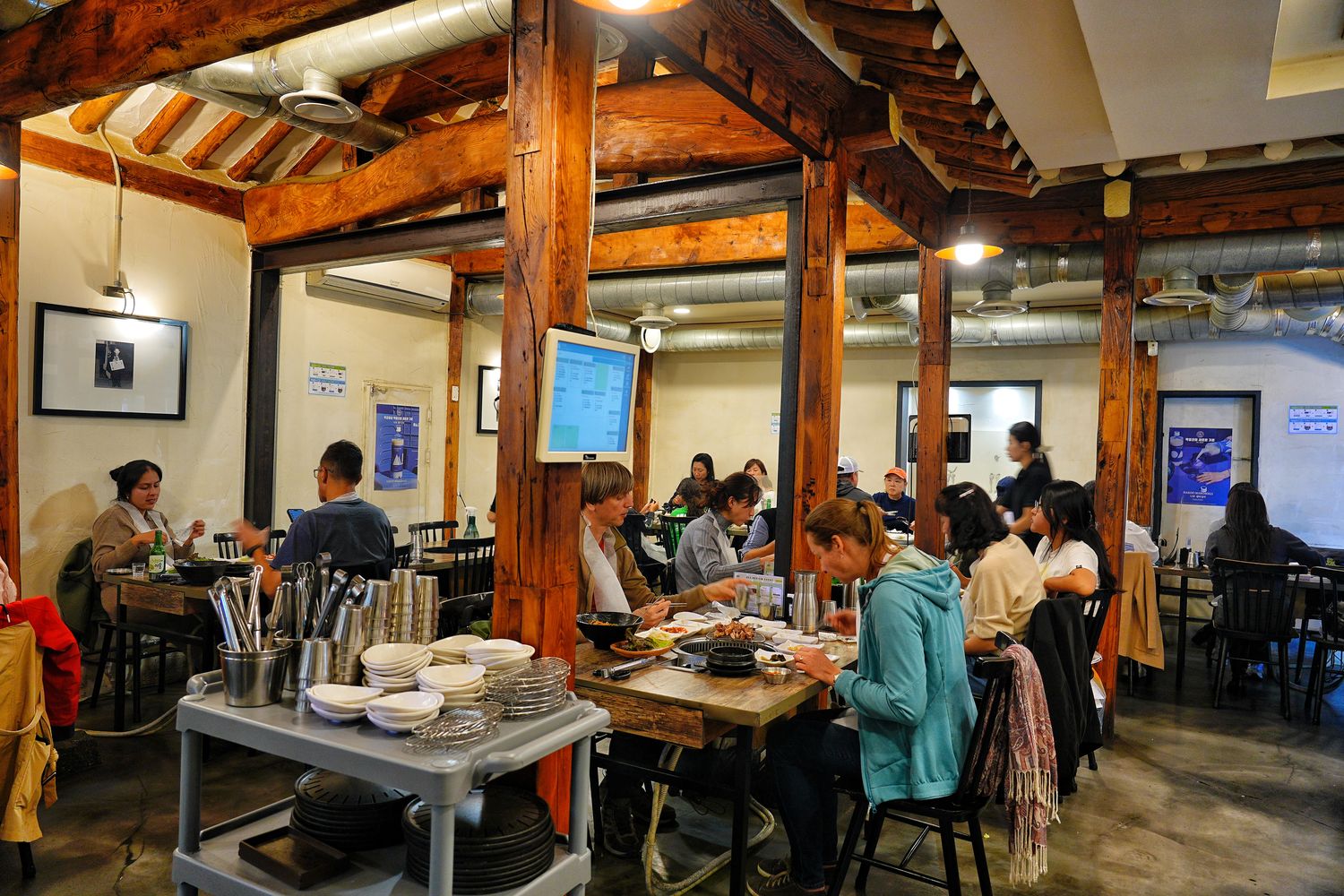 853韓式燒烤餐廳|仁寺洞美食推薦，傳統韓屋排隊名店! @混血珊莎的奇幻旅程