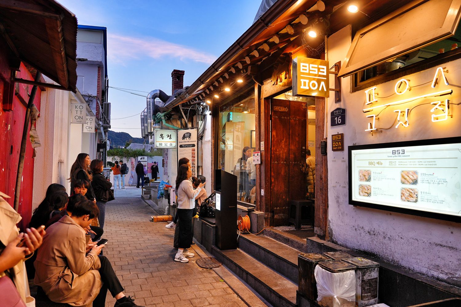 853韓式燒烤餐廳|仁寺洞美食推薦，傳統韓屋排隊名店! @混血珊莎的奇幻旅程