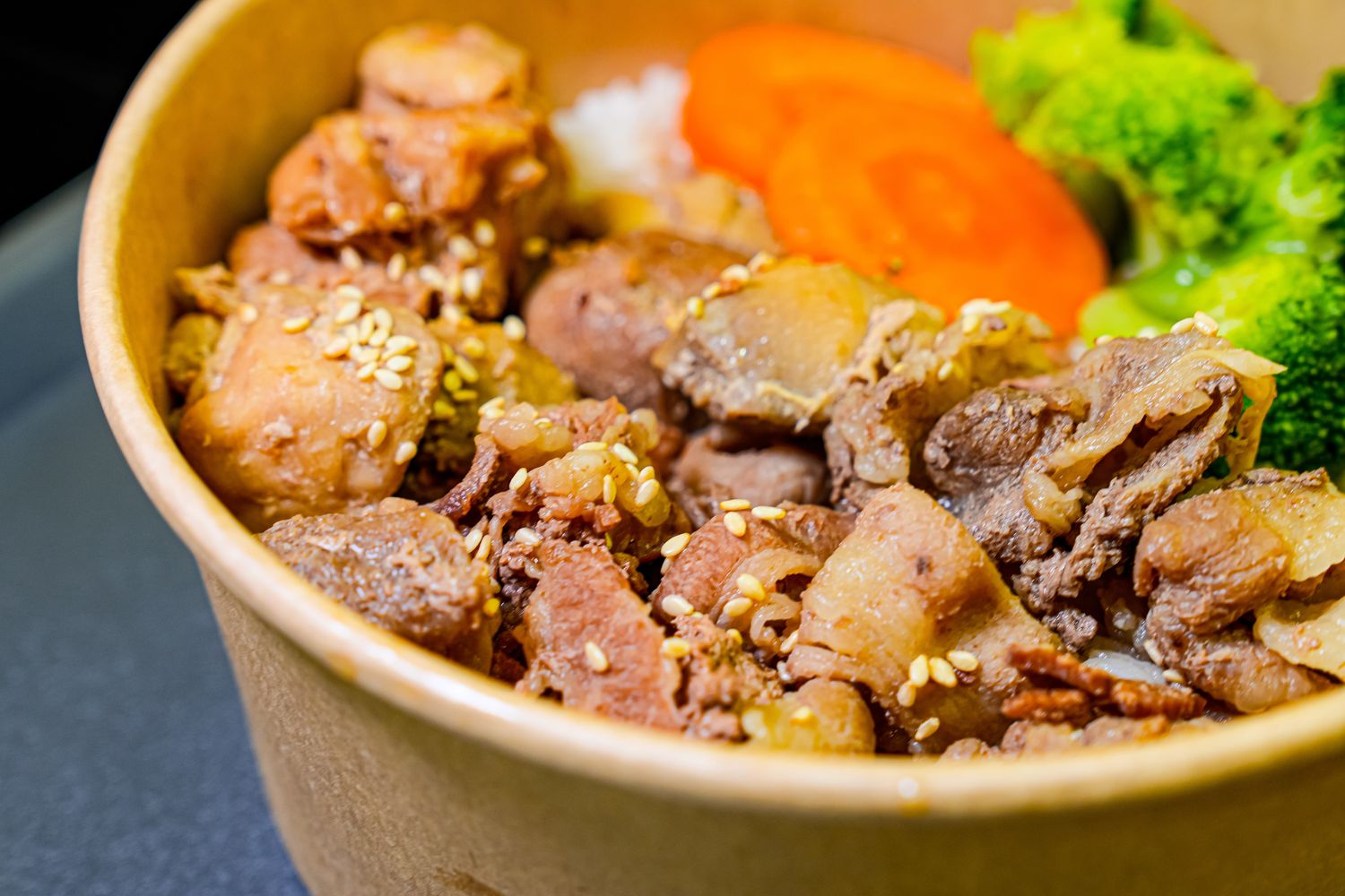 小鹿亭｜公館咖哩飯日式丼飯烏龍麵平價首選，近台大師大! @混血珊莎的奇幻旅程