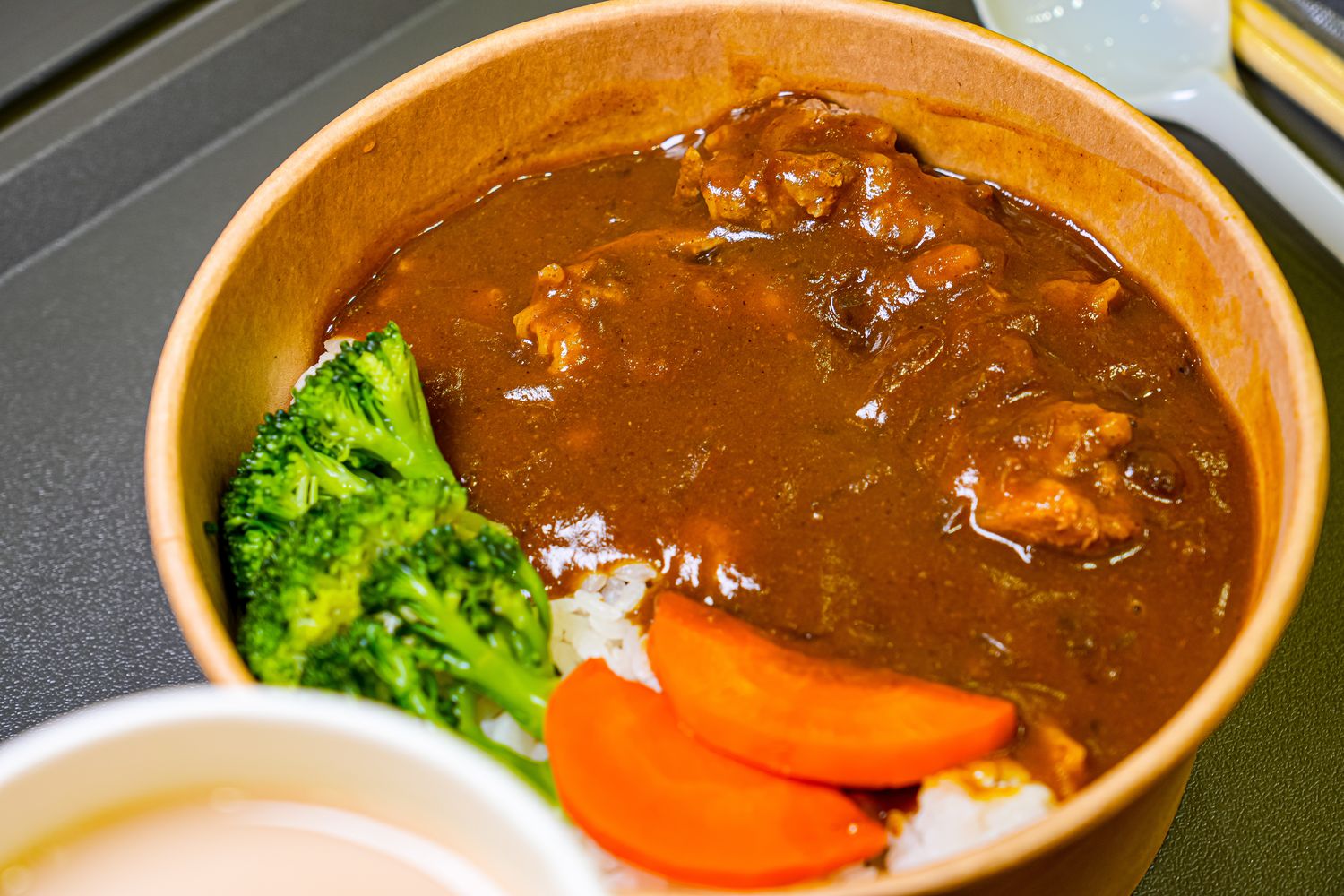 小鹿亭｜公館咖哩飯日式丼飯烏龍麵平價首選，近台大師大! @混血珊莎的奇幻旅程