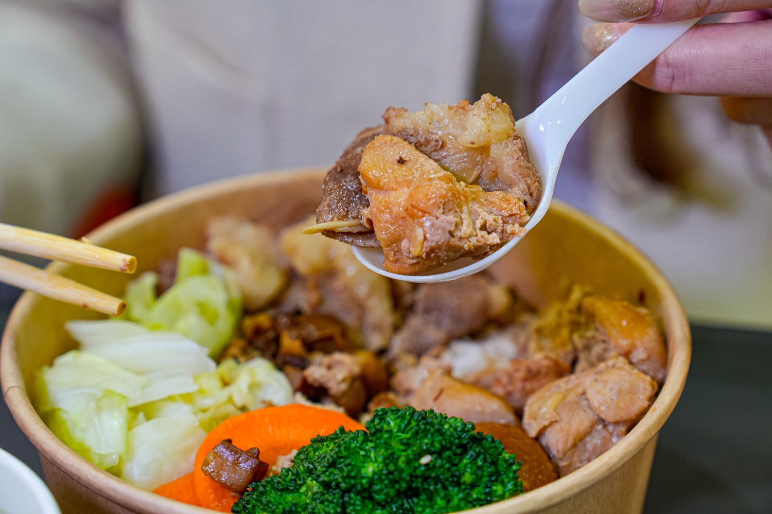 小鹿亭｜公館咖哩飯日式丼飯烏龍麵平價首選，近台大師大! @混血珊莎的奇幻旅程