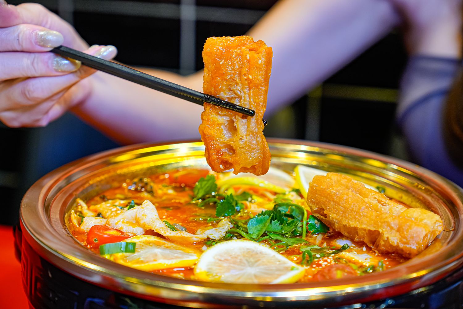 錄鼎記酸菜魚 屏東店|新開幕屏東酸菜魚， 288 元起自助吧吃到飽! @混血珊莎的奇幻旅程