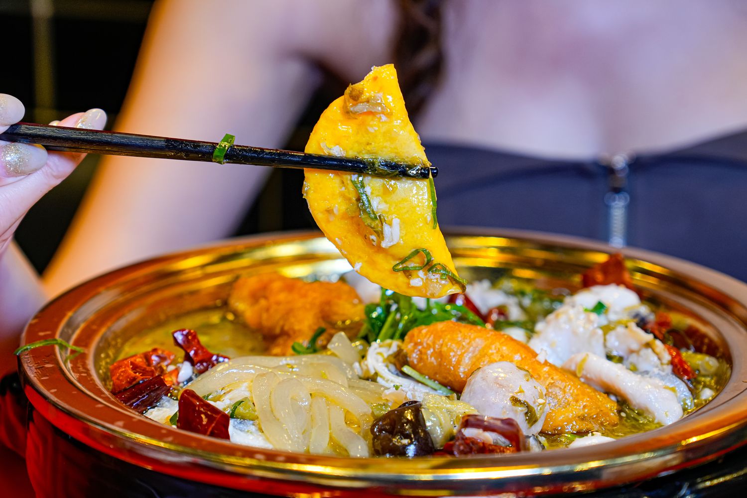 錄鼎記酸菜魚 屏東店|新開幕屏東酸菜魚， 288 元起自助吧吃到飽! @混血珊莎的奇幻旅程