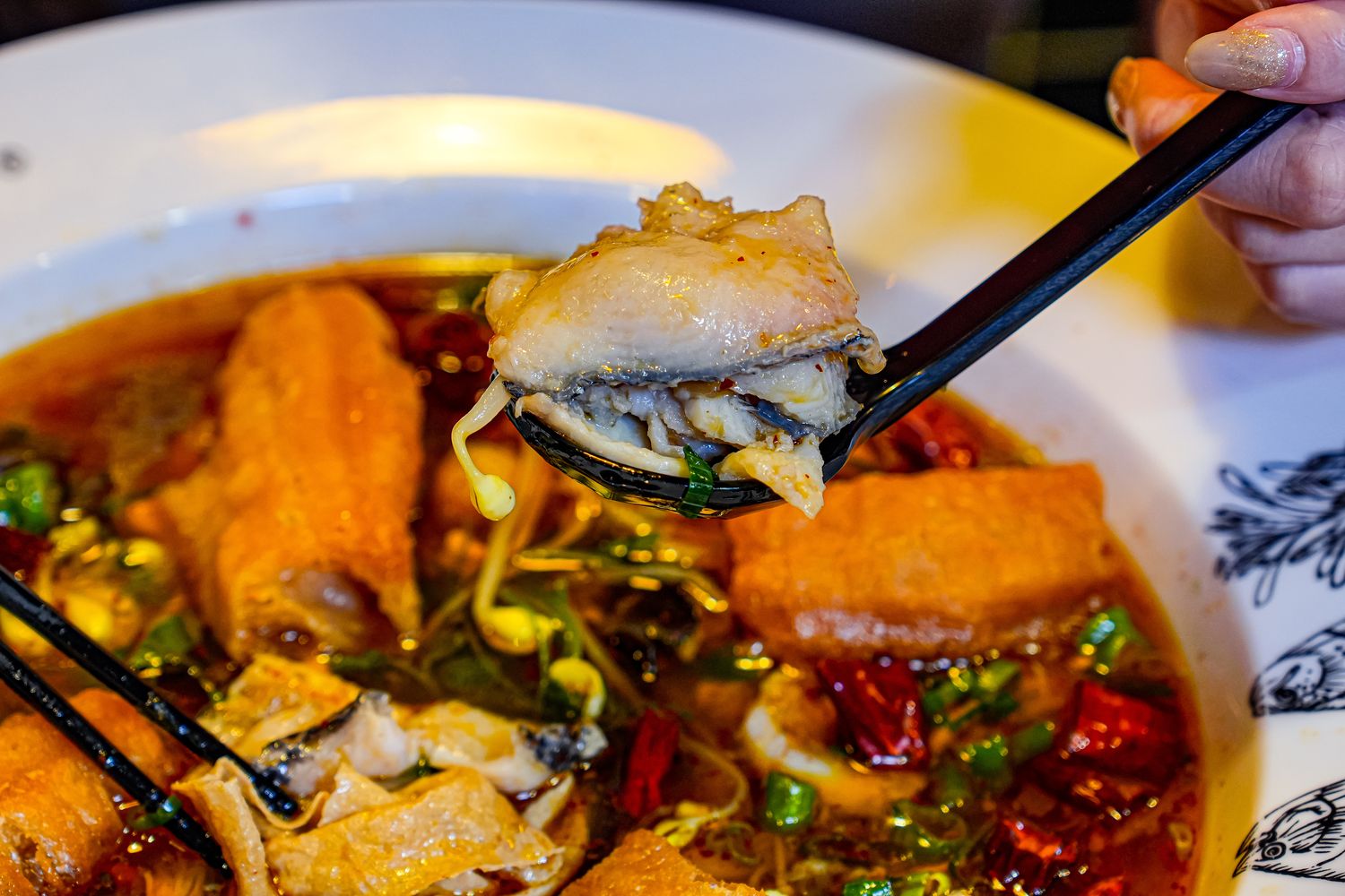 錄鼎記酸菜魚 屏東店|新開幕屏東酸菜魚， 288 元起自助吧吃到飽! @混血珊莎的奇幻旅程