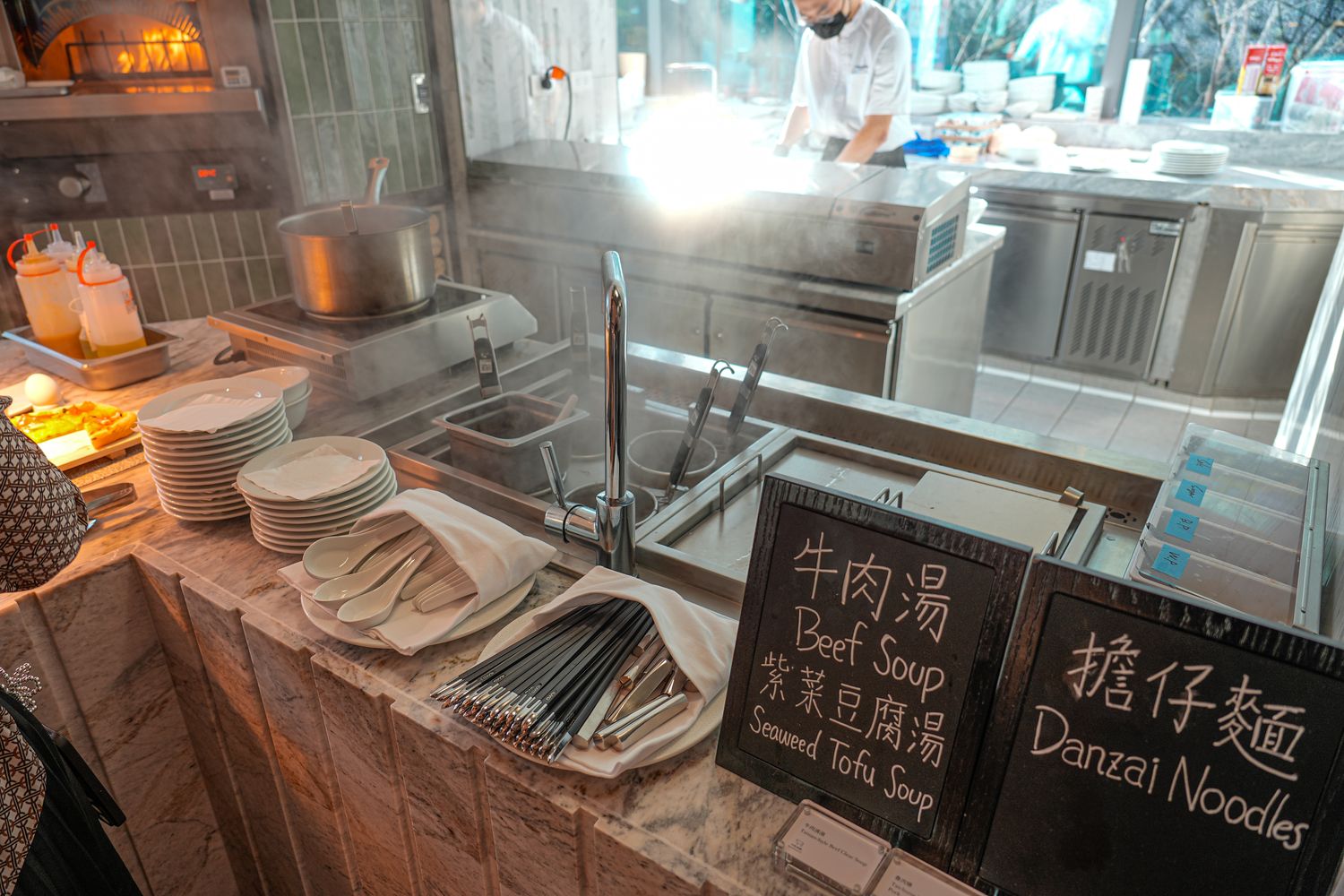 臺中勤美洲際酒店｜新開幕五星奢華飯店，夢幻空中花園泳池! @混血珊莎的奇幻旅程
