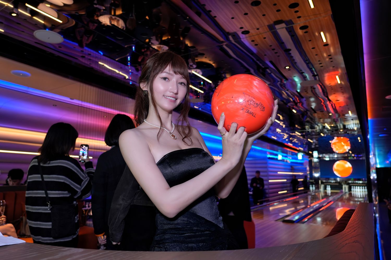 Rolling Bar 滾 BAR｜臺中勤美洲際酒店酒吧，質感摩登新地標! @混血珊莎的奇幻旅程