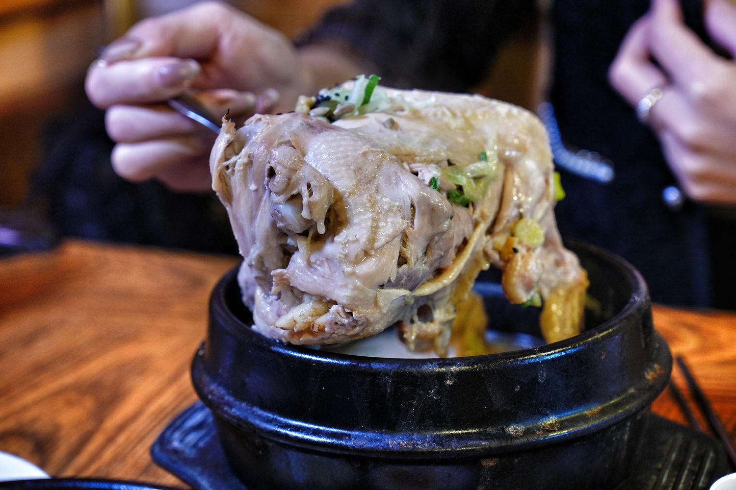 土俗村蔘雞湯｜景福宮站超夯人蔘雞，菜單排隊攻略! @混血珊莎的奇幻旅程