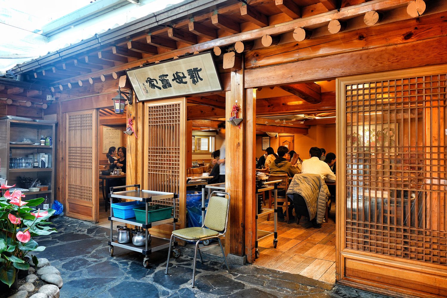土俗村蔘雞湯｜景福宮站超夯人蔘雞，菜單排隊攻略! @混血珊莎的奇幻旅程