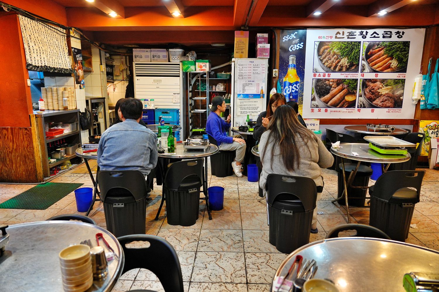 新村黃牛烤腸｜在地超過60年首爾烤腸人氣總店! @混血珊莎的奇幻旅程