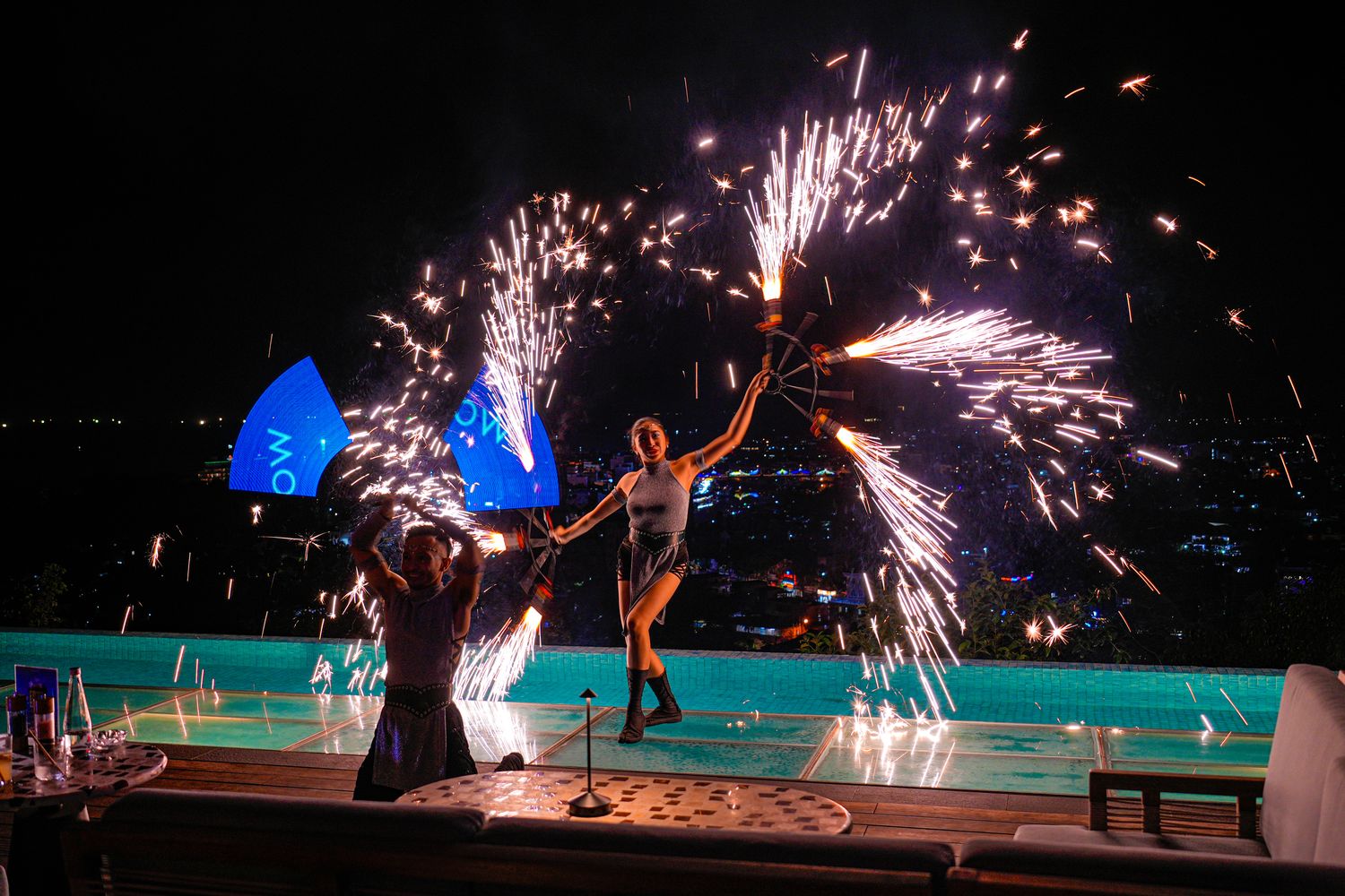 【2025富國島火舞餐廳】精選 3 間富國島夜生活酒吧，打卡遊客愛店! @混血珊莎的奇幻旅程