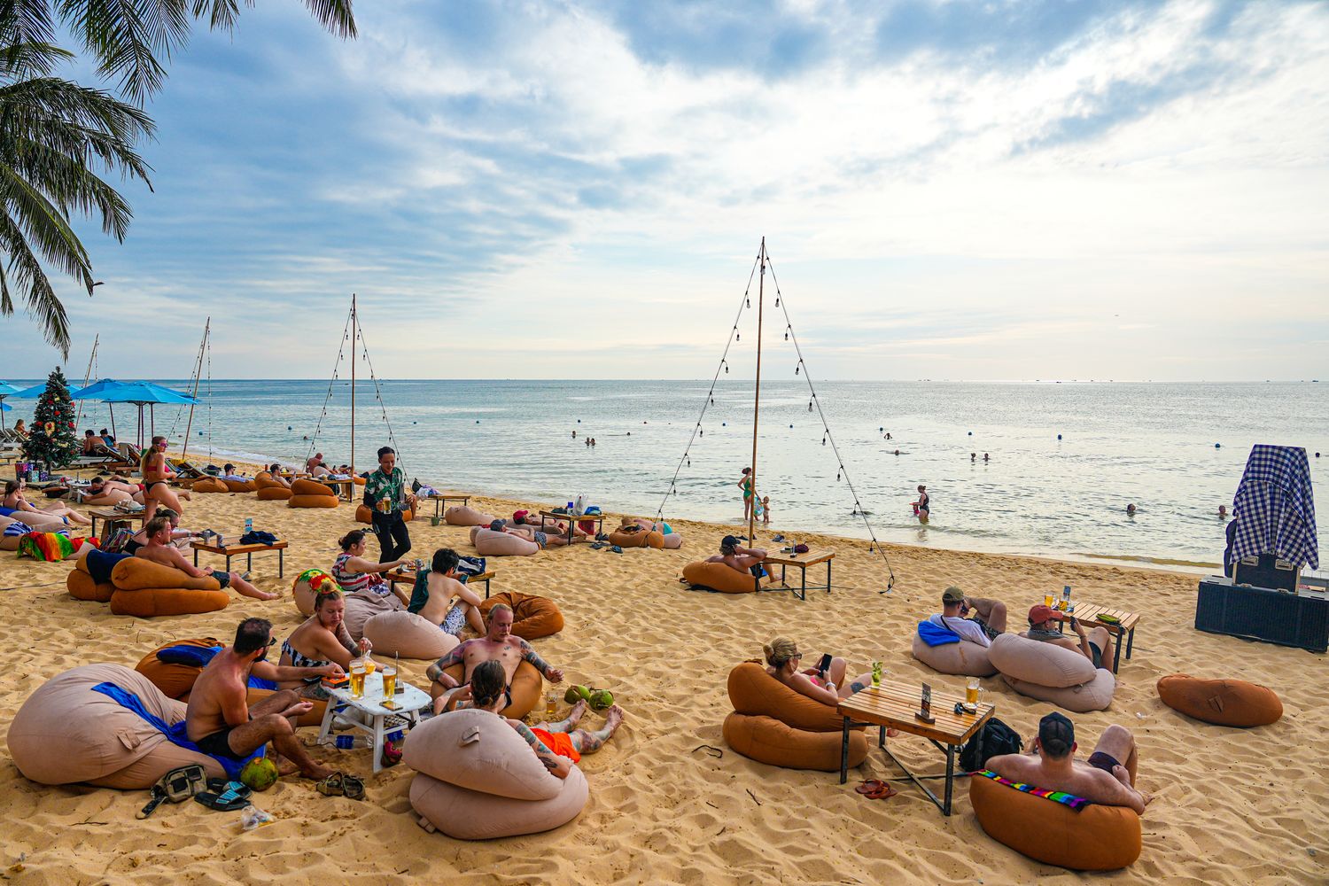 【2025富國島夕陽餐廳】精選 5 間富國島夕陽酒吧，浪漫氛圍首選! @混血珊莎的奇幻旅程