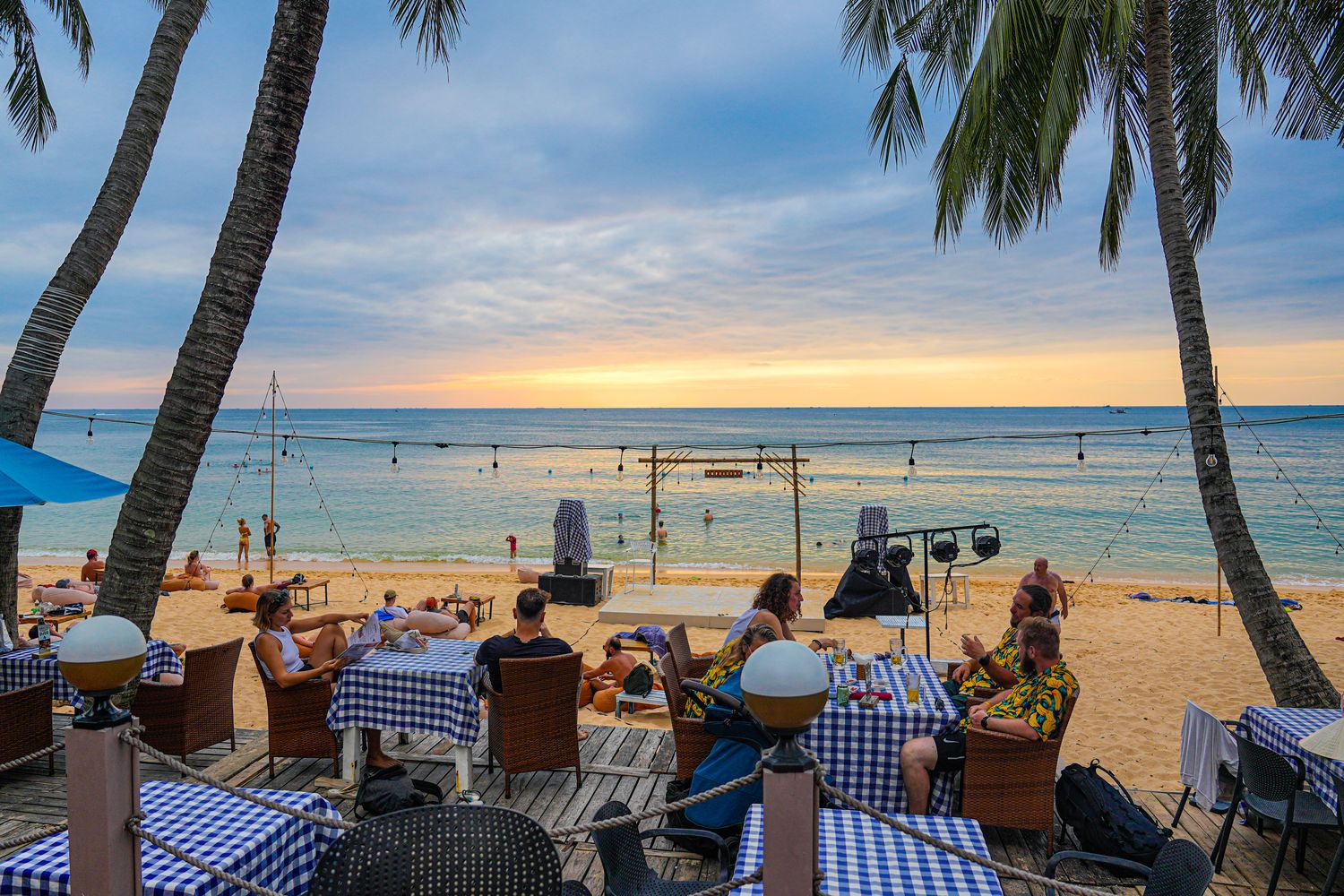 【2025富國島夕陽餐廳】精選 5 間富國島夕陽酒吧,浪漫氛圍首選! @混血珊莎的奇幻旅程 【2025富國島夕陽餐廳】精選 5 間富國島夕陽酒吧,浪漫氛圍首選! @混血珊莎的奇幻旅程