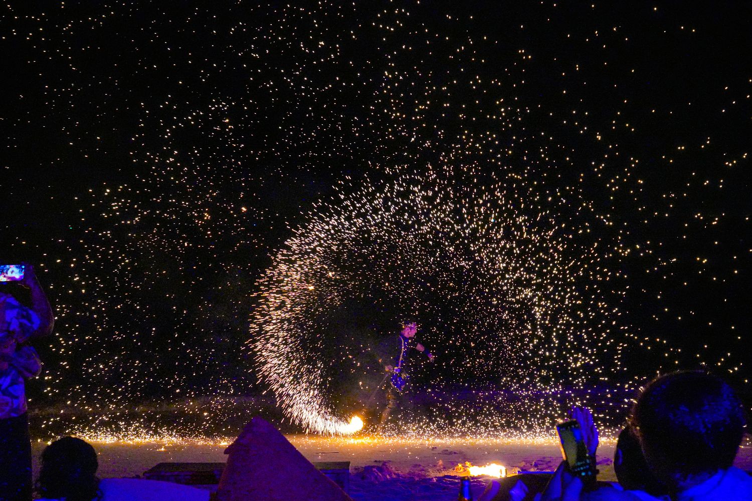 【2025富國島火舞餐廳】精選 3 間富國島夜生活酒吧，打卡遊客愛店! @混血珊莎的奇幻旅程