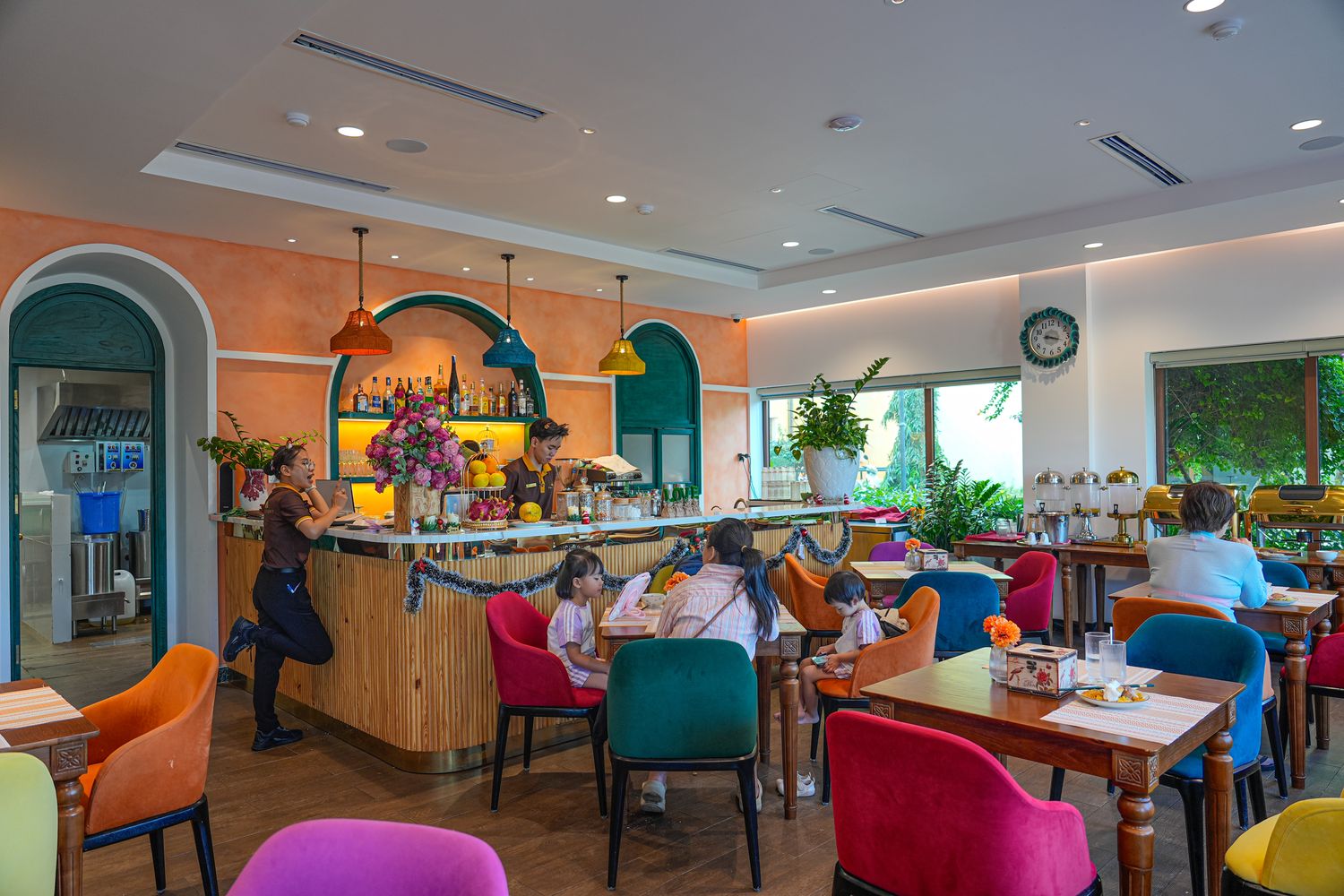 【2025富國島美食】精選 15 間富國島餐廳,夢幻沙灘日落、火舞高空酒吧! @混血珊莎的奇幻旅程 【2025富國島美食】精選 15 間富國島餐廳,夢幻沙灘日落、火舞高空酒吧! @混血珊莎的奇幻旅程