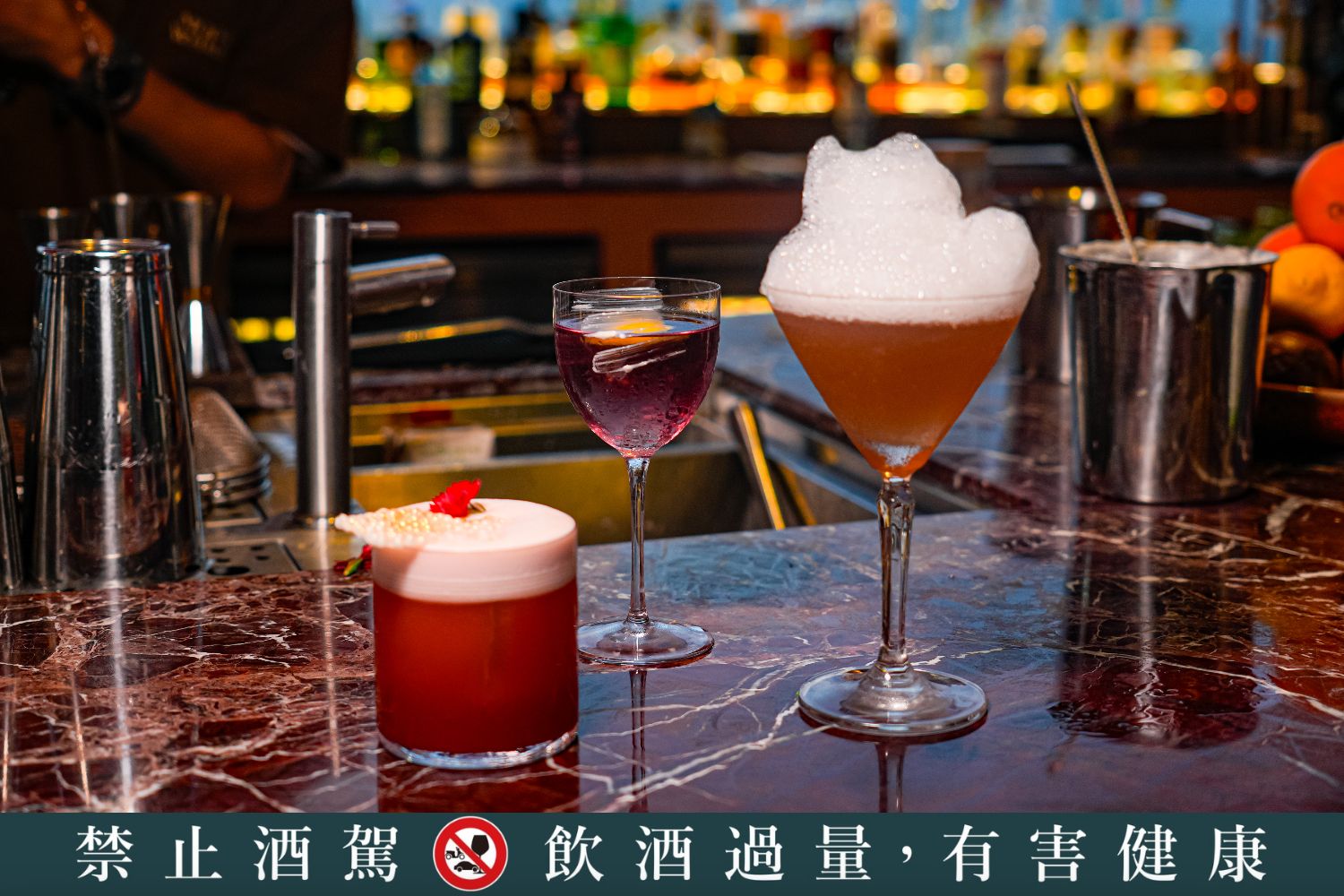 Moon Whale｜芭達雅酒吧戶外日落打卡點，結合餐酒館、早午餐複合式經營! @混血珊莎的奇幻旅程