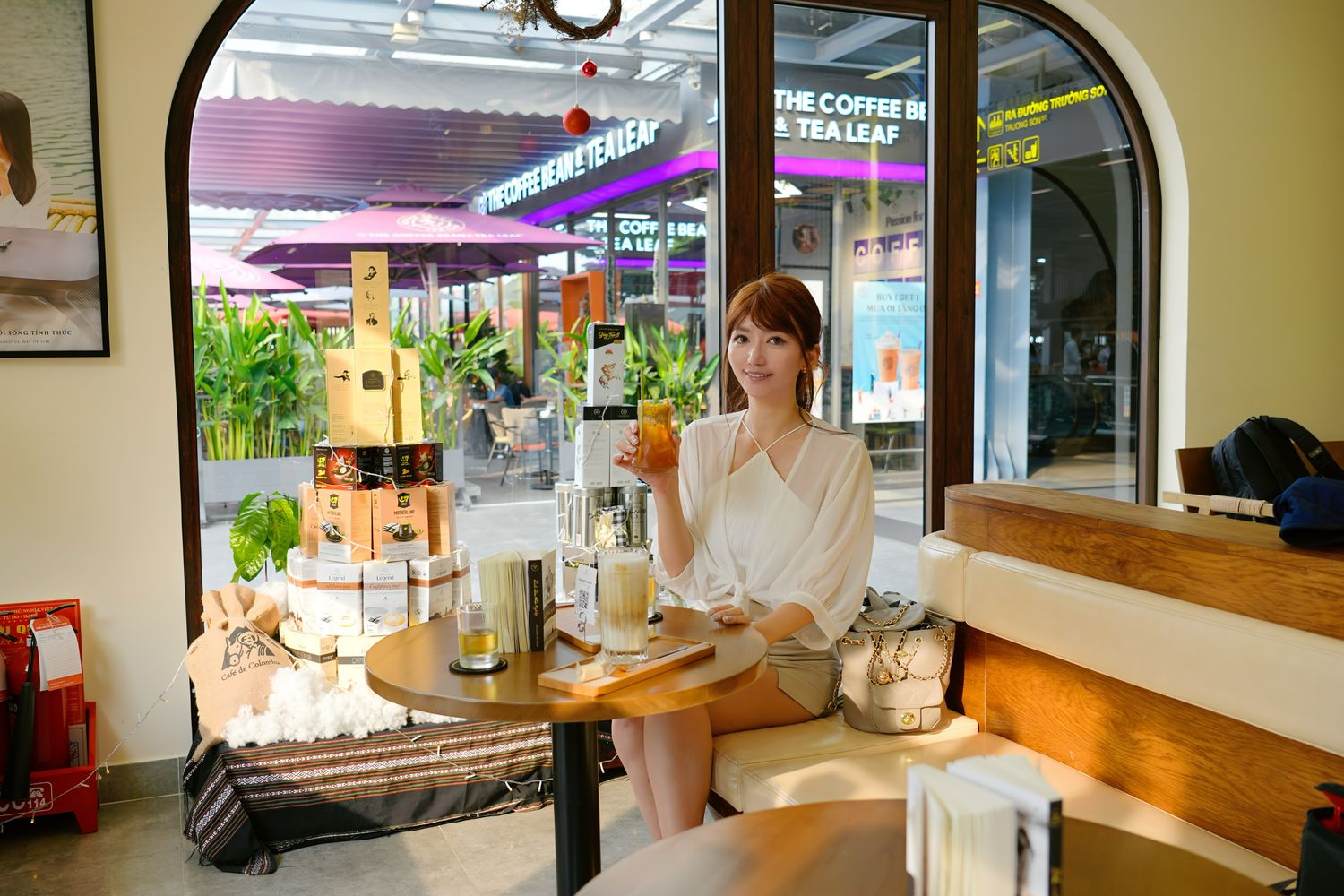 【2025胡志明美食】精選 8 間胡志明市餐廳、咖啡廳、越南河粉! @混血珊莎的奇幻旅程