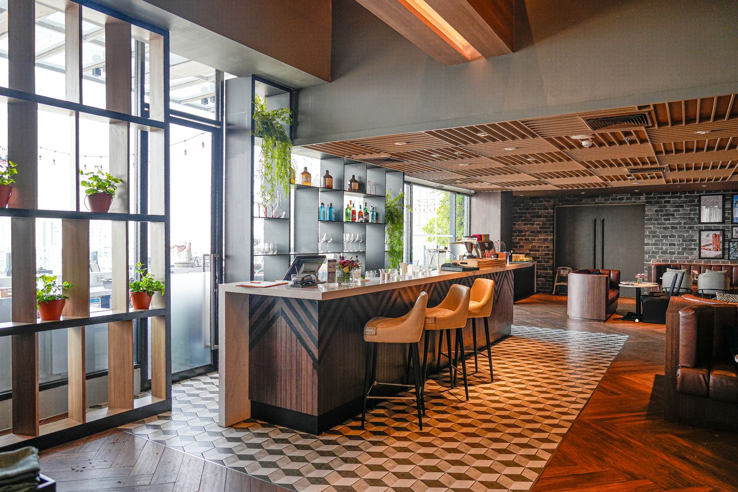 Avani Sukhumvit Bangkok 曼谷素坤逸安凡尼飯店｜On Nut站住宿高空景觀，捷運飯店連通! @混血珊莎的奇幻旅程
