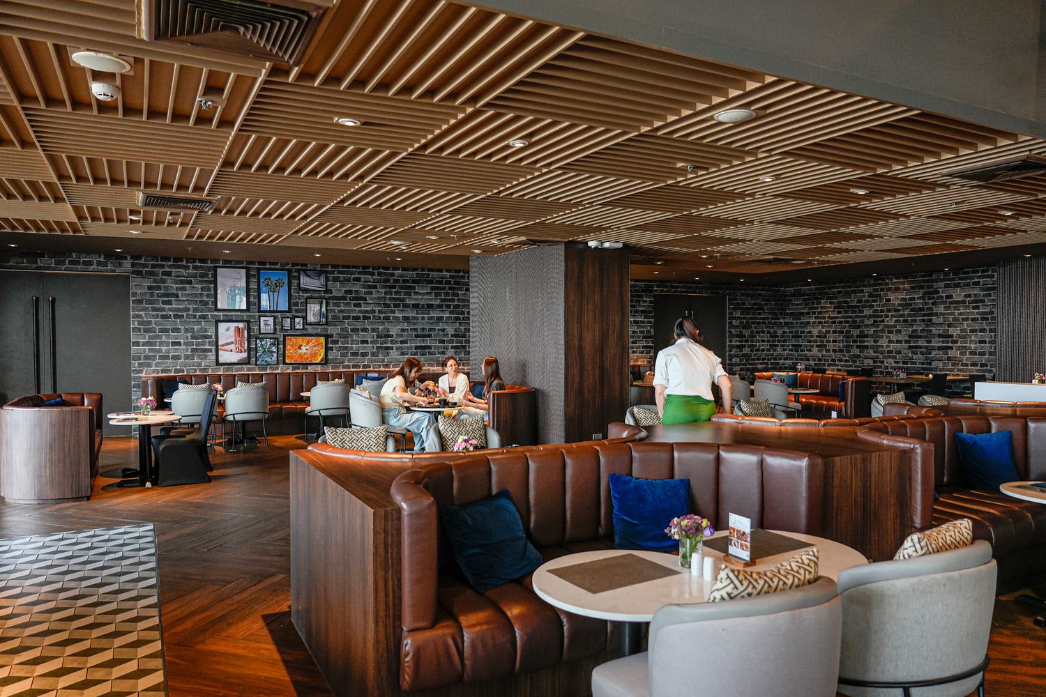 Avani Sukhumvit Bangkok 曼谷素坤逸安凡尼飯店｜On Nut站住宿高空景觀，捷運飯店連通! @混血珊莎的奇幻旅程