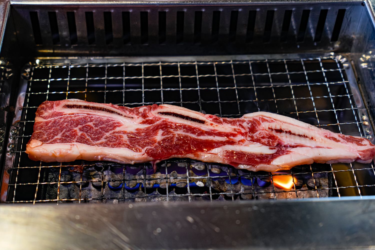 熊一頂級燒肉｜基隆燒肉推薦吃到飽 598 元起，好停車無敵海景第一排! @混血珊莎的奇幻旅程