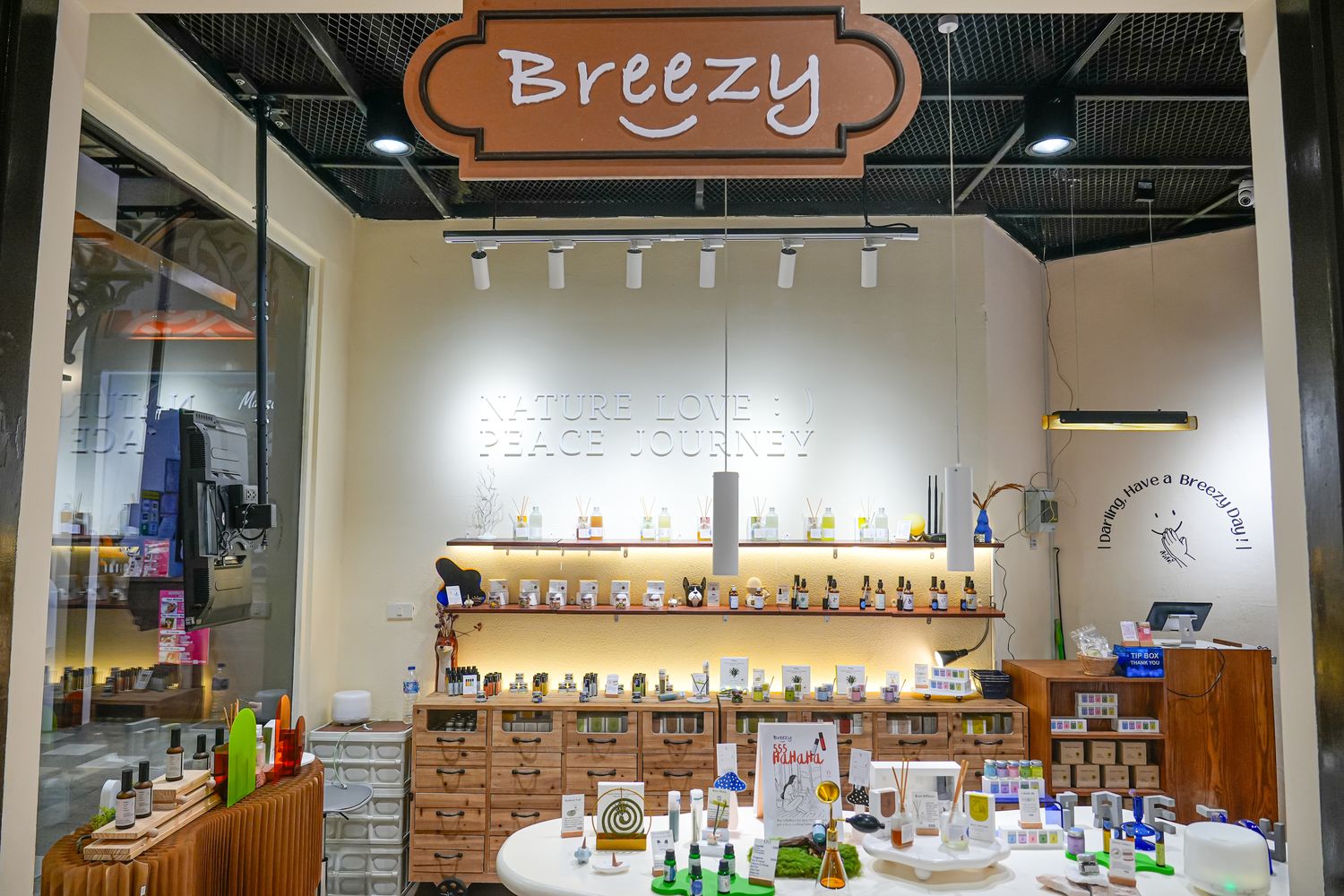 泰國設計師香氛品牌Breezy｜Terminal 21 Asok必買百元平價曼谷伴手禮! @混血珊莎的奇幻旅程