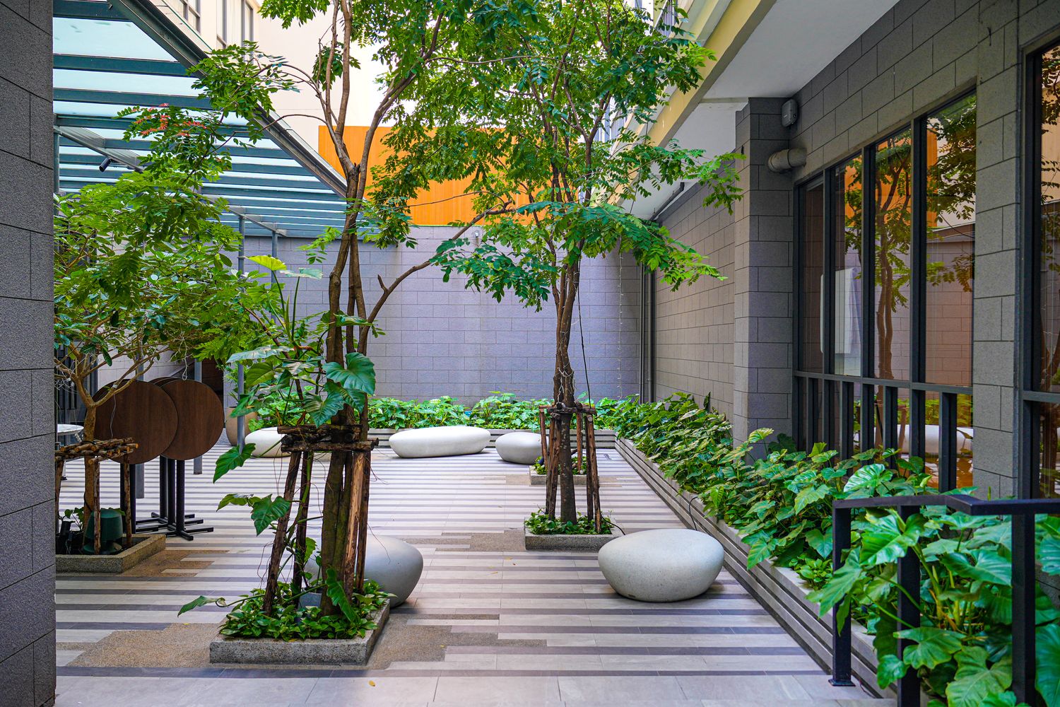 曼谷素坤逸20萬怡酒店 Courtyard Bangkok Sukhumvit 20｜近購物中心曼谷Asok住宿! @混血珊莎的奇幻旅程