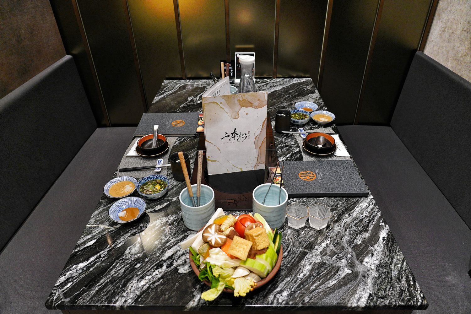 二本松涮涮屋本館｜松葉蟹雙人套餐開箱一次解鎖五種吃法，約會聚餐這家最值得！ @混血珊莎的奇幻旅程