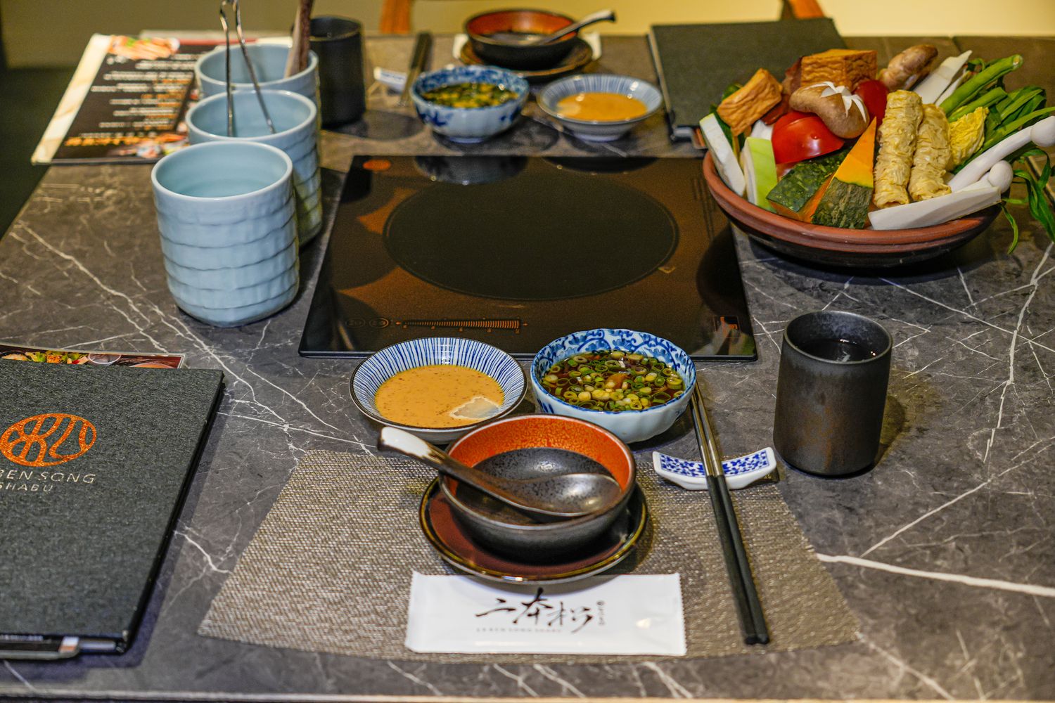 二本松涮涮屋本館｜松葉蟹雙人套餐開箱一次解鎖五種吃法，約會聚餐這家最值得！ @混血珊莎的奇幻旅程