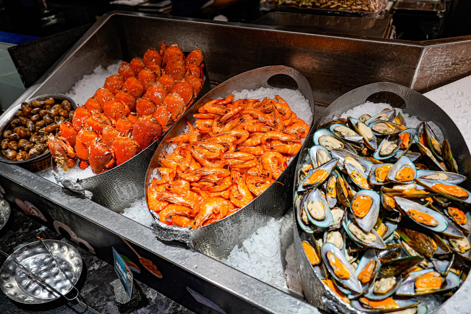 豐FOOD海陸百匯 鮪魚季｜台北自助餐吃到飽，澎湃現流海鮮多國料理任你吃，週五限定鮪魚現切秀! @混血珊莎的奇幻旅程