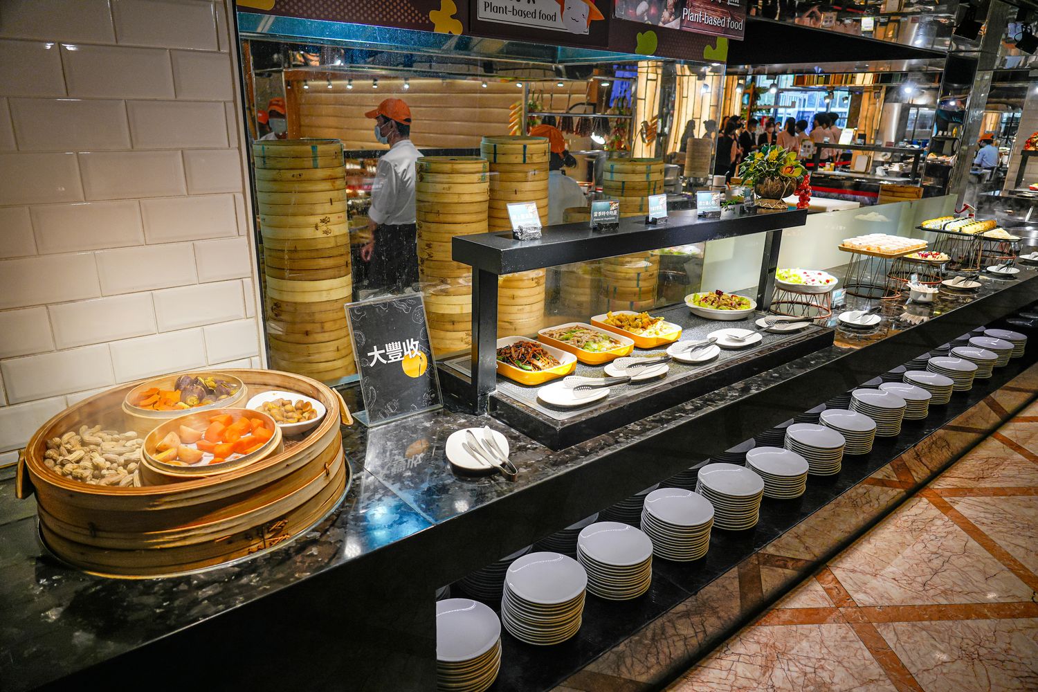 豐FOOD海陸百匯 鮪魚季｜台北自助餐吃到飽，澎湃現流海鮮多國料理任你吃，週五限定鮪魚現切秀! @混血珊莎的奇幻旅程