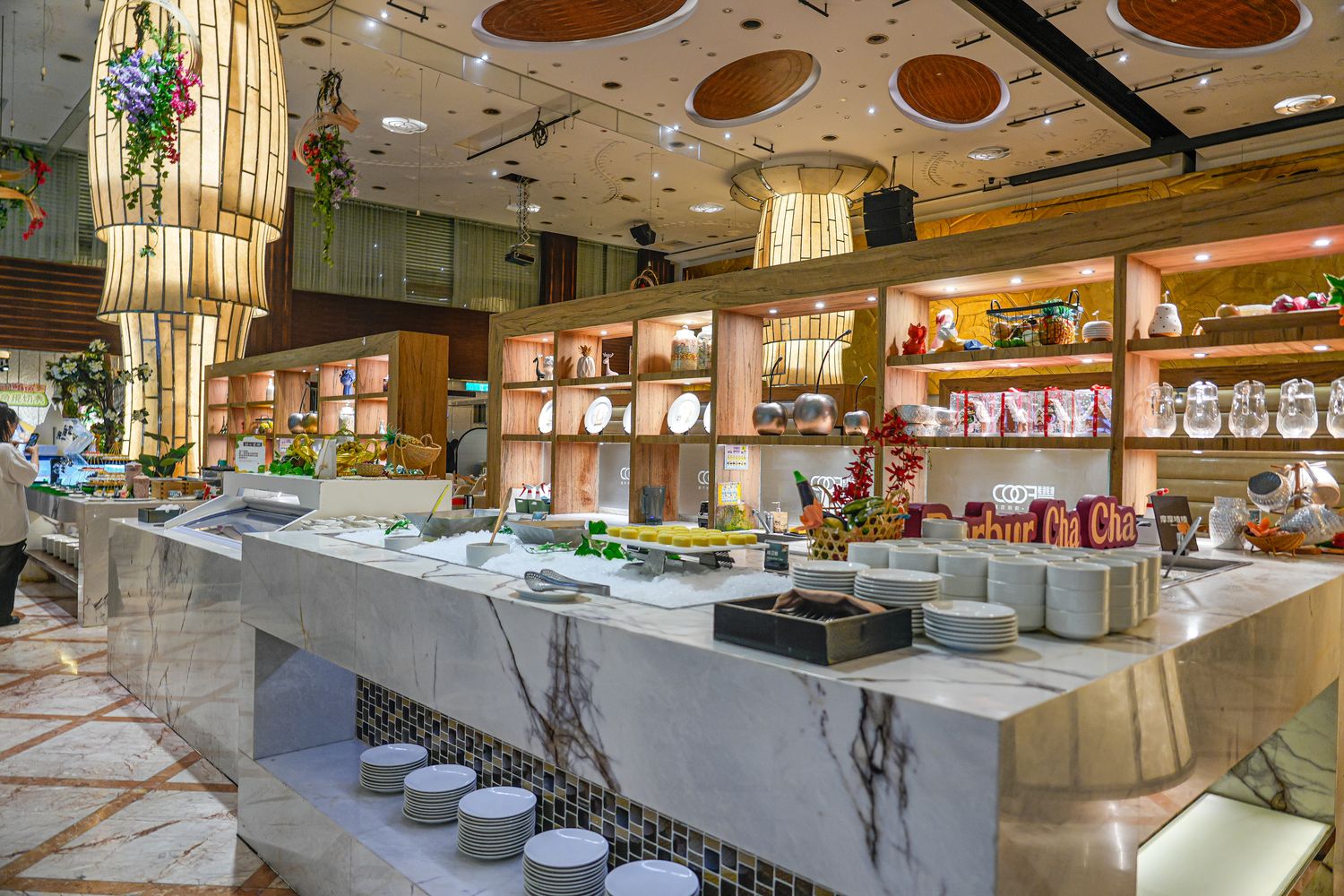 豐FOOD海陸百匯 鮪魚季｜台北自助餐吃到飽，澎湃現流海鮮多國料理任你吃，週五限定鮪魚現切秀! @混血珊莎的奇幻旅程