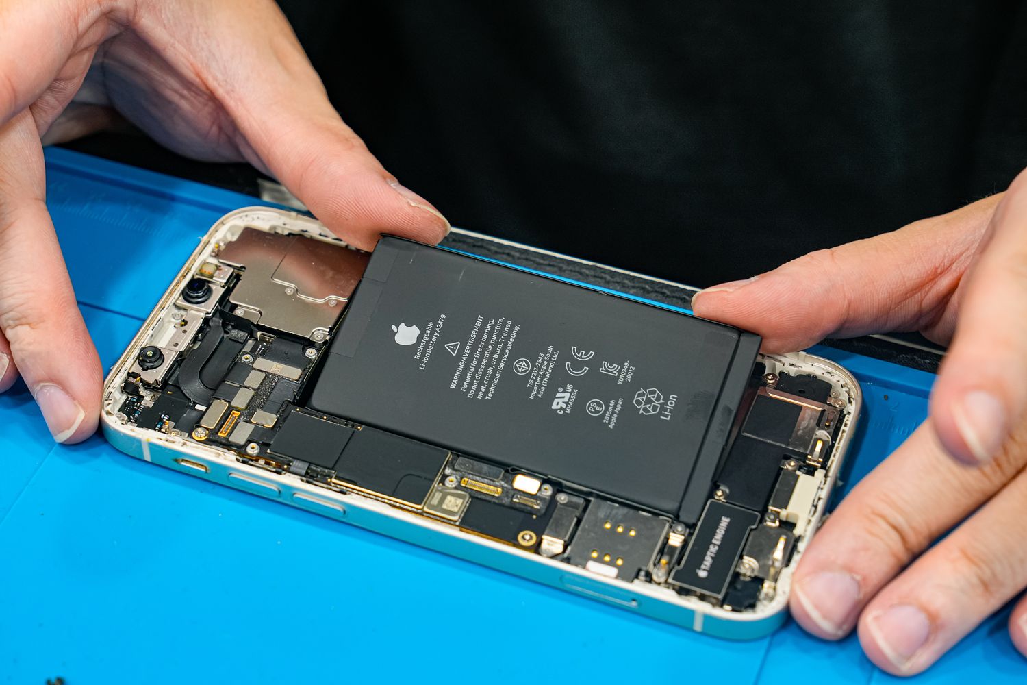 保衛站｜iPhone換電池推薦，全台門市 60 分鐘快速維修，保固半年業界最長! @混血珊莎的奇幻旅程
