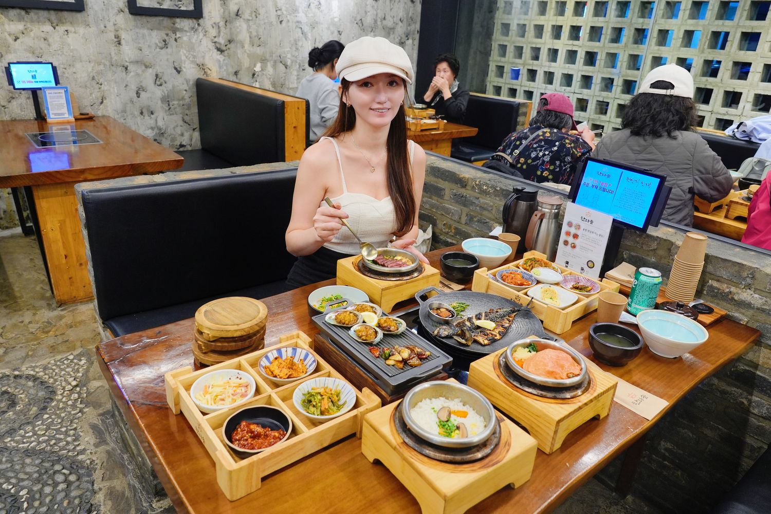 Handasot 韓多鍋總店|人氣廣安里美食，釜山釜飯專賣店 ! @混血珊莎的奇幻旅程